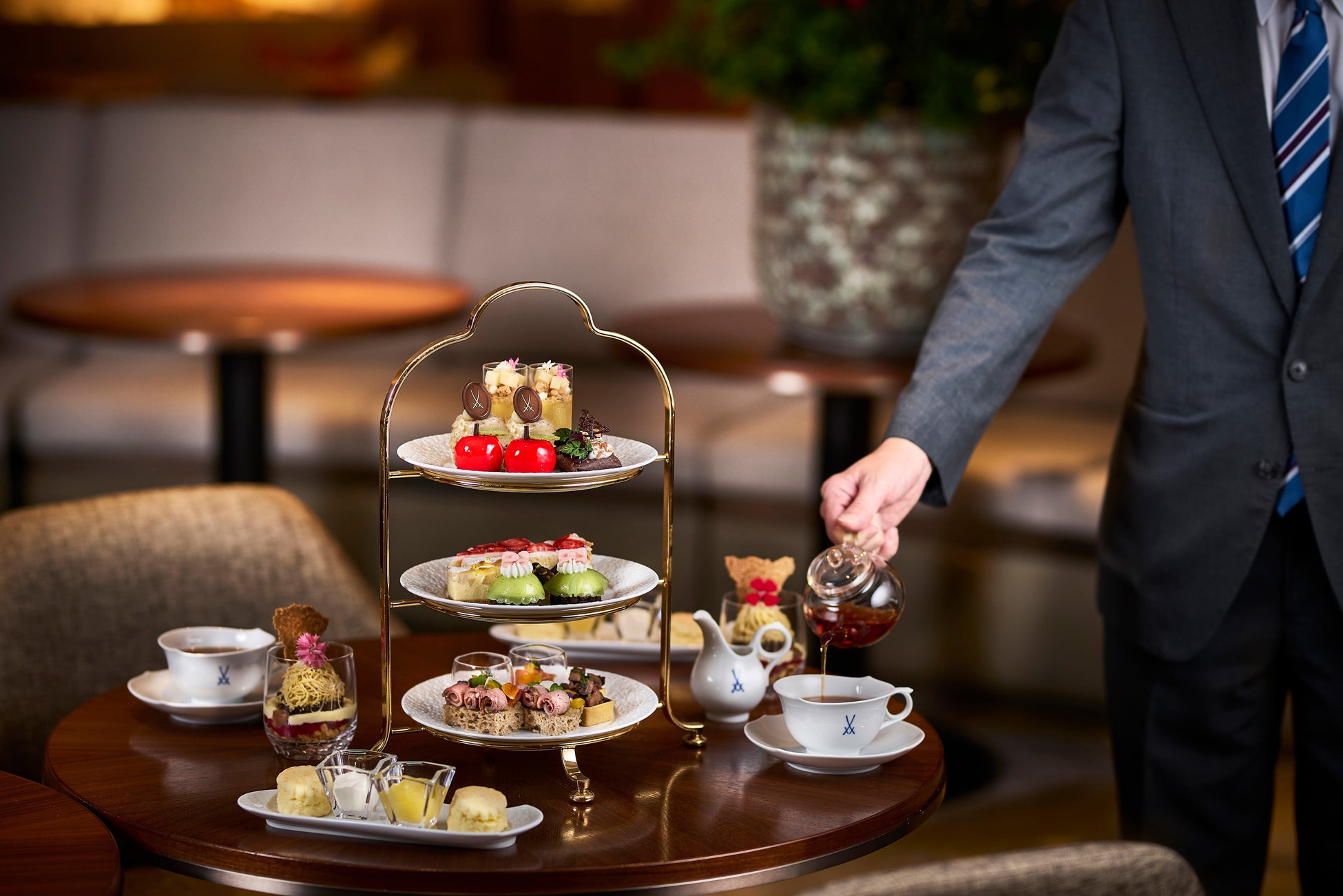 おいしい食事や豪華な内装、絶景が楽しめる人気観光列車をご紹介『観光列車の 25プラン』2025年9月26日(金)発売