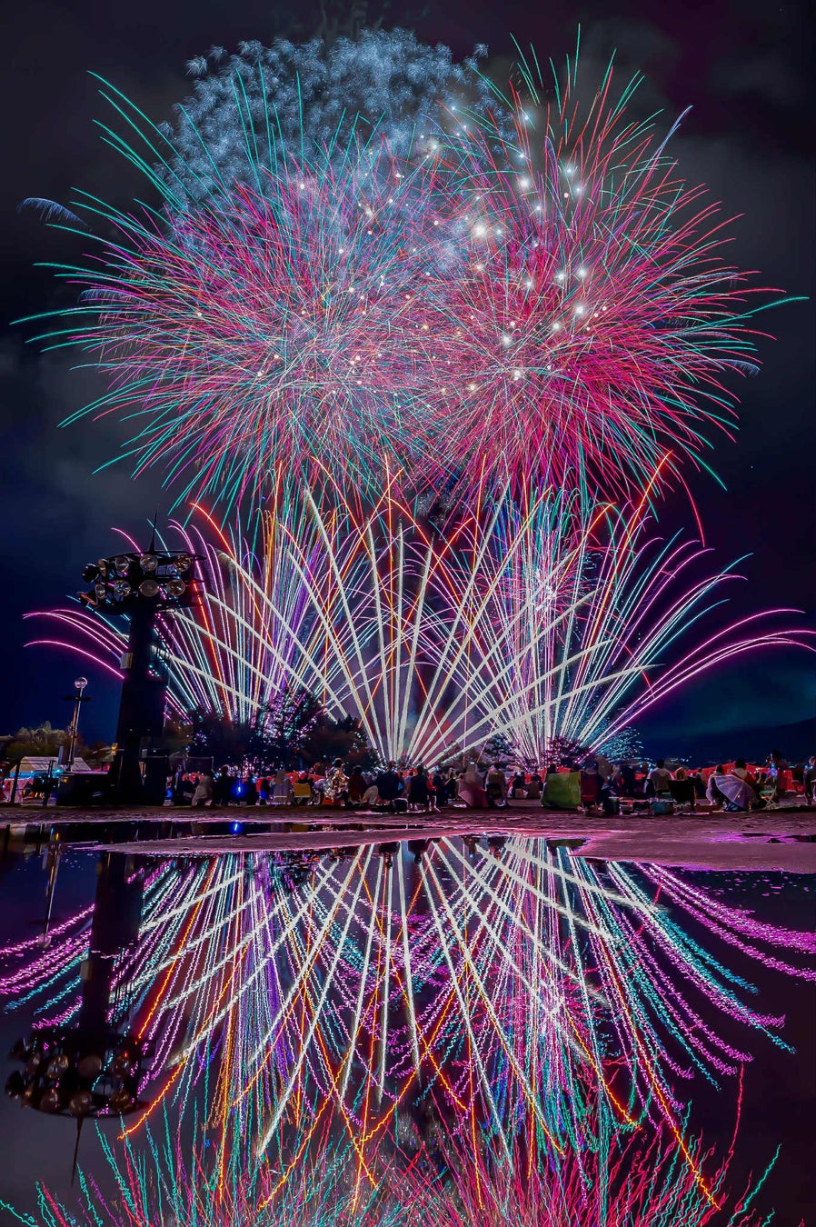 【10/25 第2回Mt.Fuji 山中湖花火音楽祭】奇跡のハーモニー：ダイヤモンド富士×花火×紅葉が織りなす特別な一日