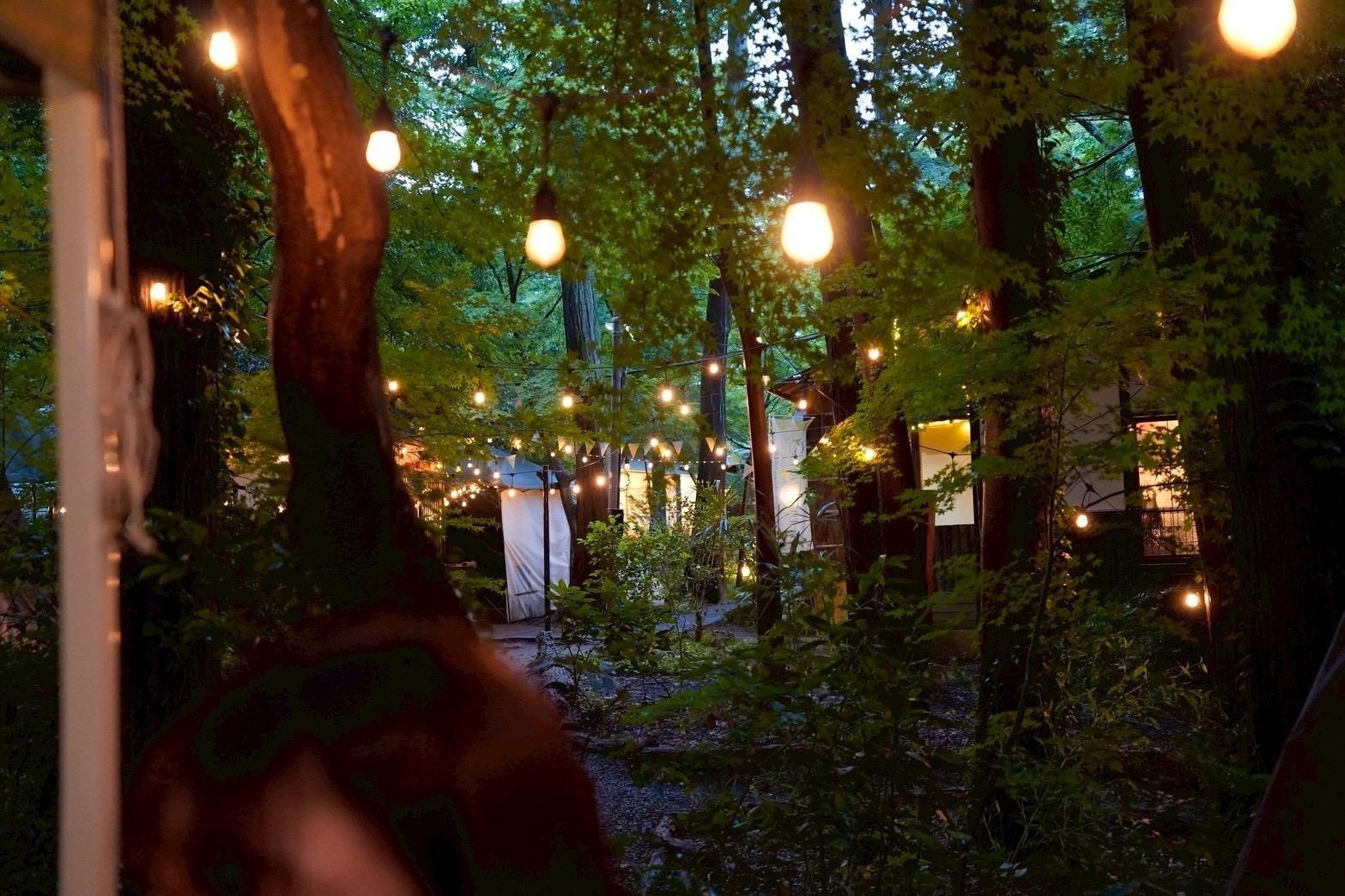 【ワングランピング新掲載】都心近郊の緑地で“手ぶら”グランピングBBQと焚き火体験を── Grow Garden Toriyama