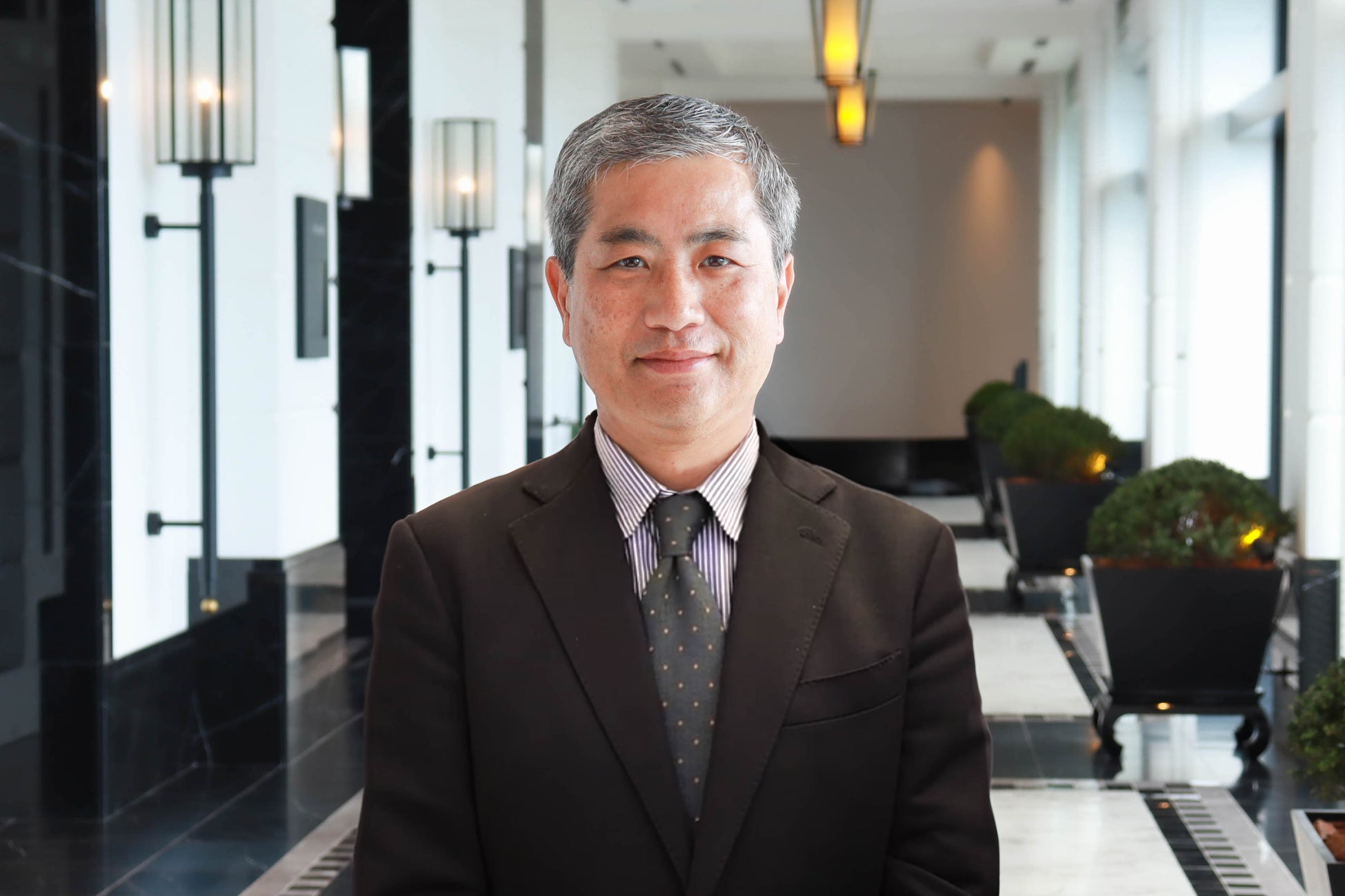 小豆島に佇む「世界一美しいしあわせ観音」が“桃色”に染まる、今だけの特別体験