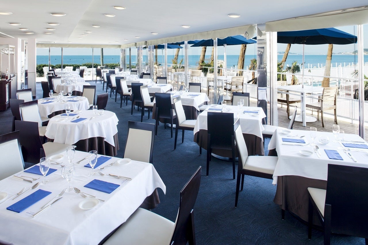 シェラトン・グランデ・トーキョーベイ・ホテル 聖夜のテーブルを華やかに彩る4種の至福のクリスマスケーキ 2025年シェラトン クリスマスケーキコレクション 予約受付開始