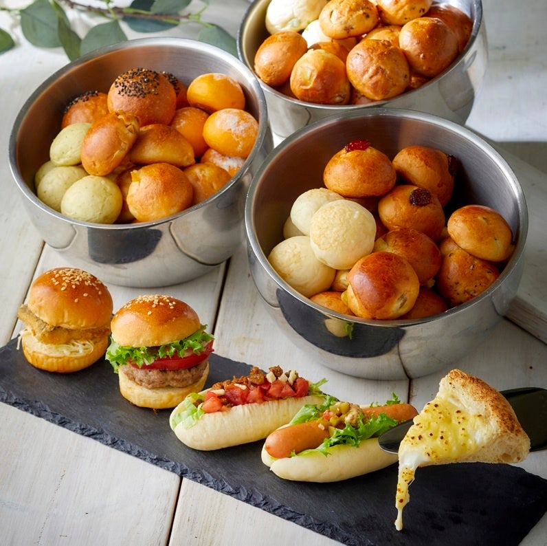 横浜DeNAベイスターズのアイテムが加わったカプセルトイや、崎陽軒コラボ商品が登場！　横浜市×『地球の歩き方 横浜市』による“横浜あるある”を語り合う「ファンミーティング」を開催