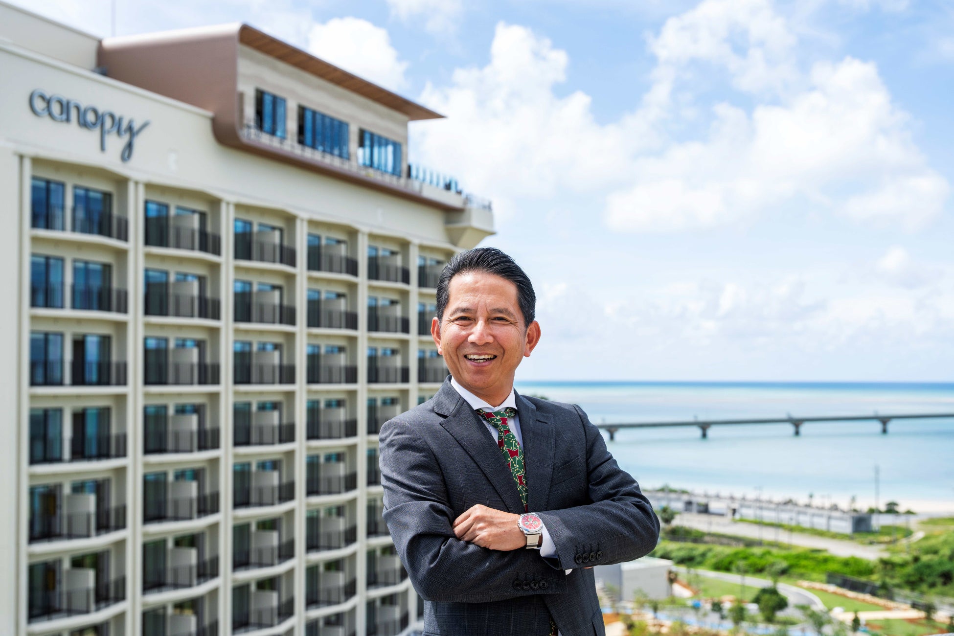 クリスマスと新年を華やかに演出する、ホテルメイドのフェスティブスイーツ 2025年10月9日(木)より予約受付開始!