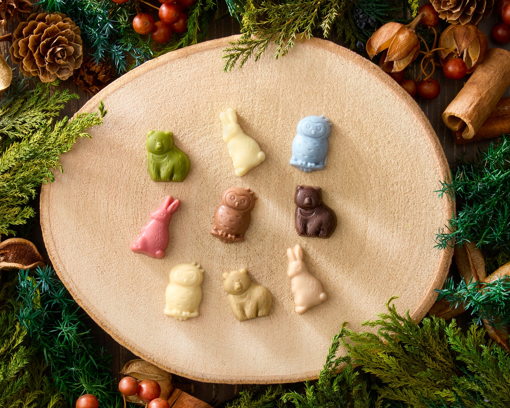 【ヒルトン横浜】冬のアフタヌーンティー『赤い果実とホワイトチョコのハーモニー』を提供