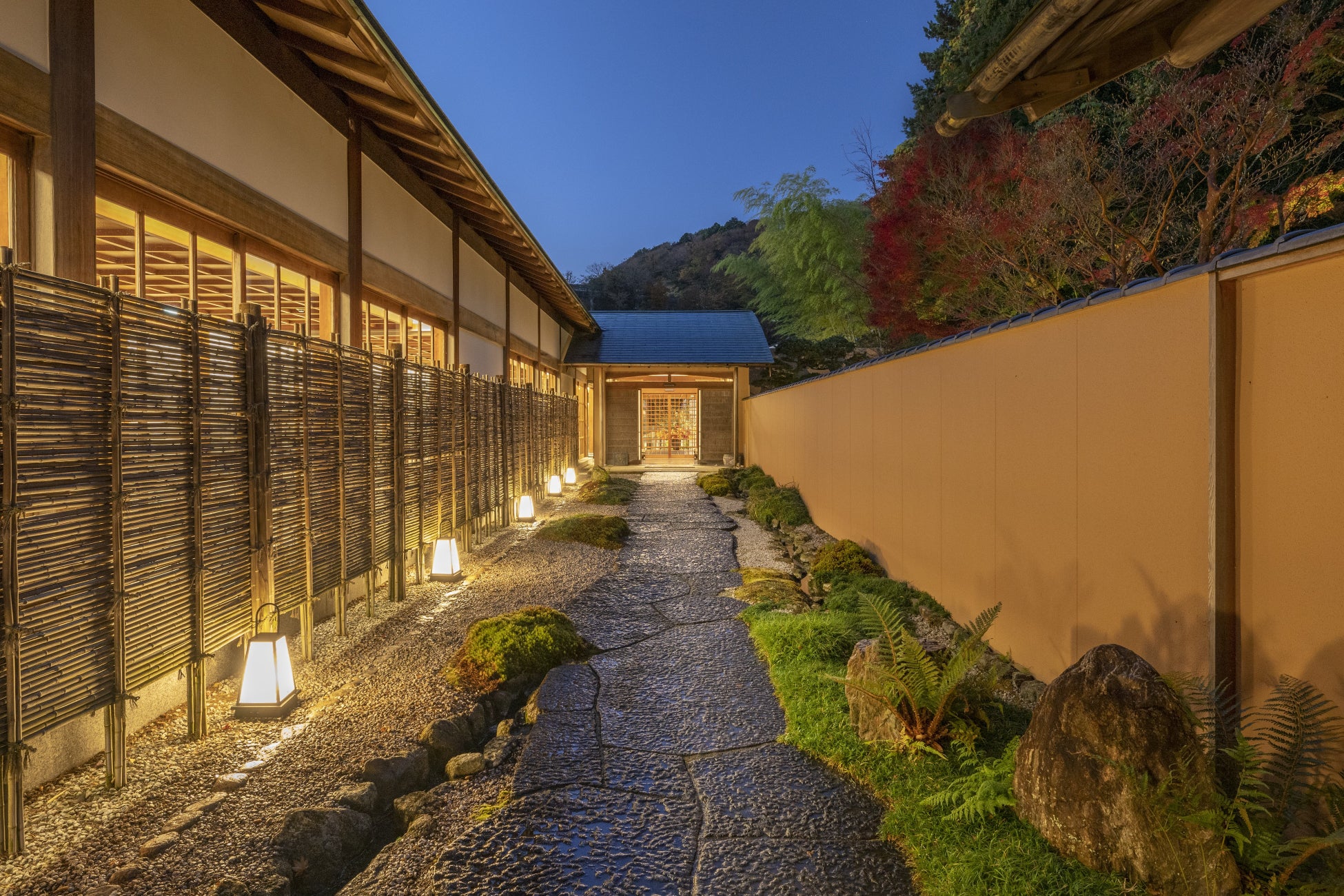 【アソビュー！】3月27日（金）より開催の「F1日本グランプリ」の観戦と4日間パークで遊べるパスポートがセットに！