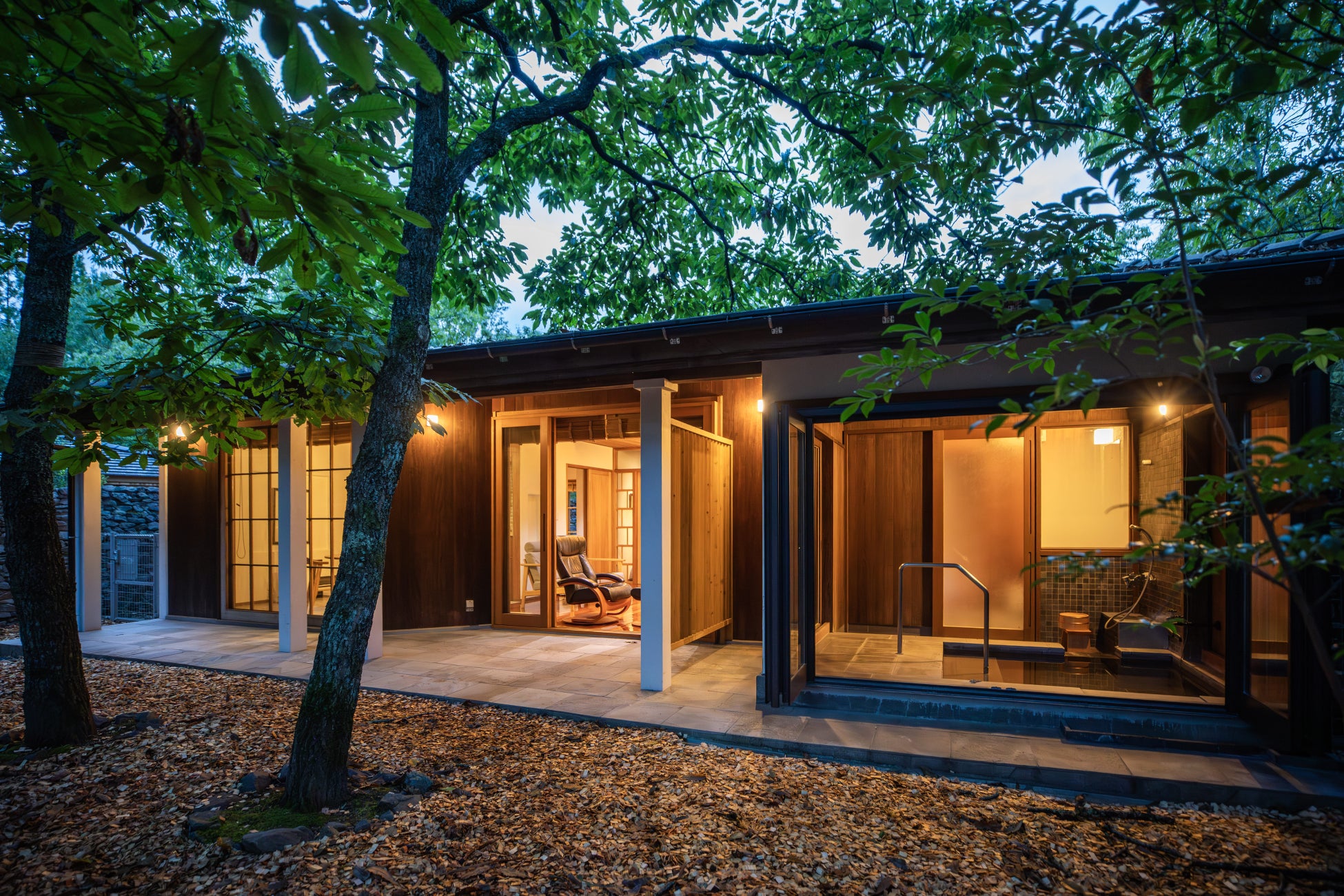 千葉駅に「Limeラクモ」が登場、JR東日本主導のモビリティハブ実証「千葉ぷらっと」に参画、単独試乗会を開催 〜10代後半からシニア層まで幅広い世代が体験、地域回遊の新たな移動手段に〜