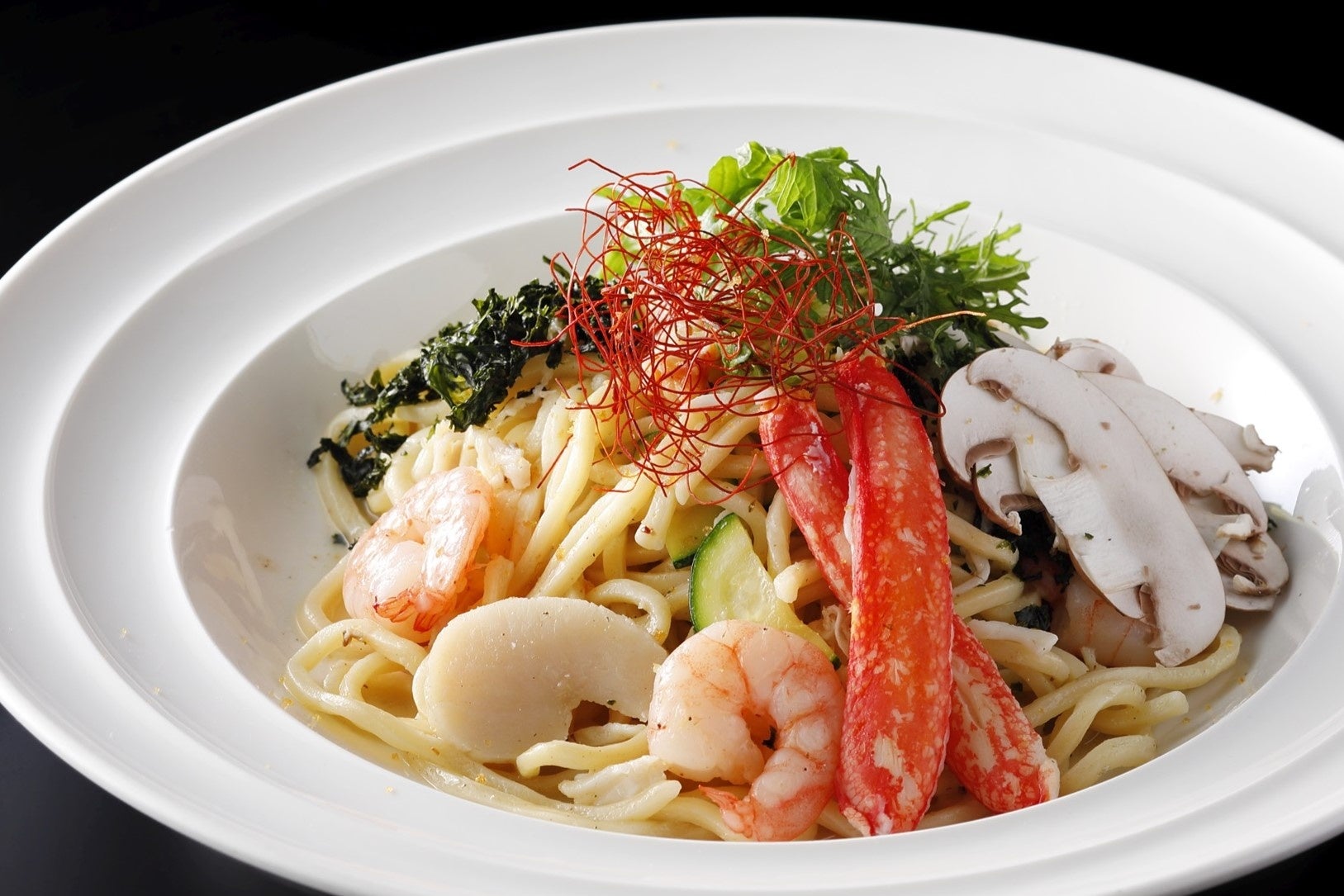 【神戸須磨シーワールド】「2026年オリジナルカレンダー」の販売が決定　水中写真家・鍵井靖章氏の撮影によるシャチをはじめ生きものの魅力溢れる姿を収録