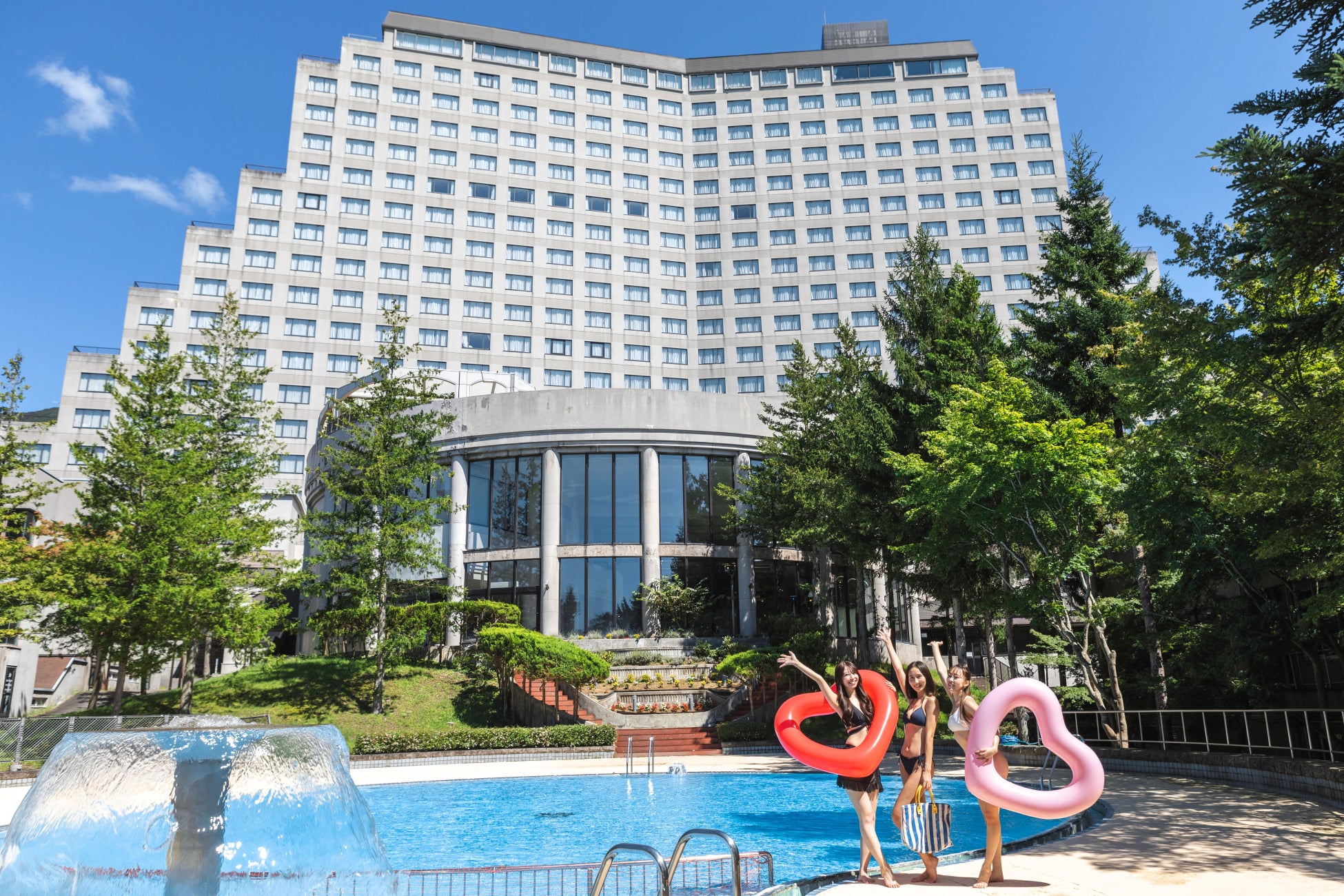 ロワジールホテル那覇「クリスマスコレクション2025」あまおうを贅沢に使ったプレミアムケーキなど、パティシエが丁寧に仕上げた特別なクリスマスケーキが登場|10月14日(火)よりご予約受付開始