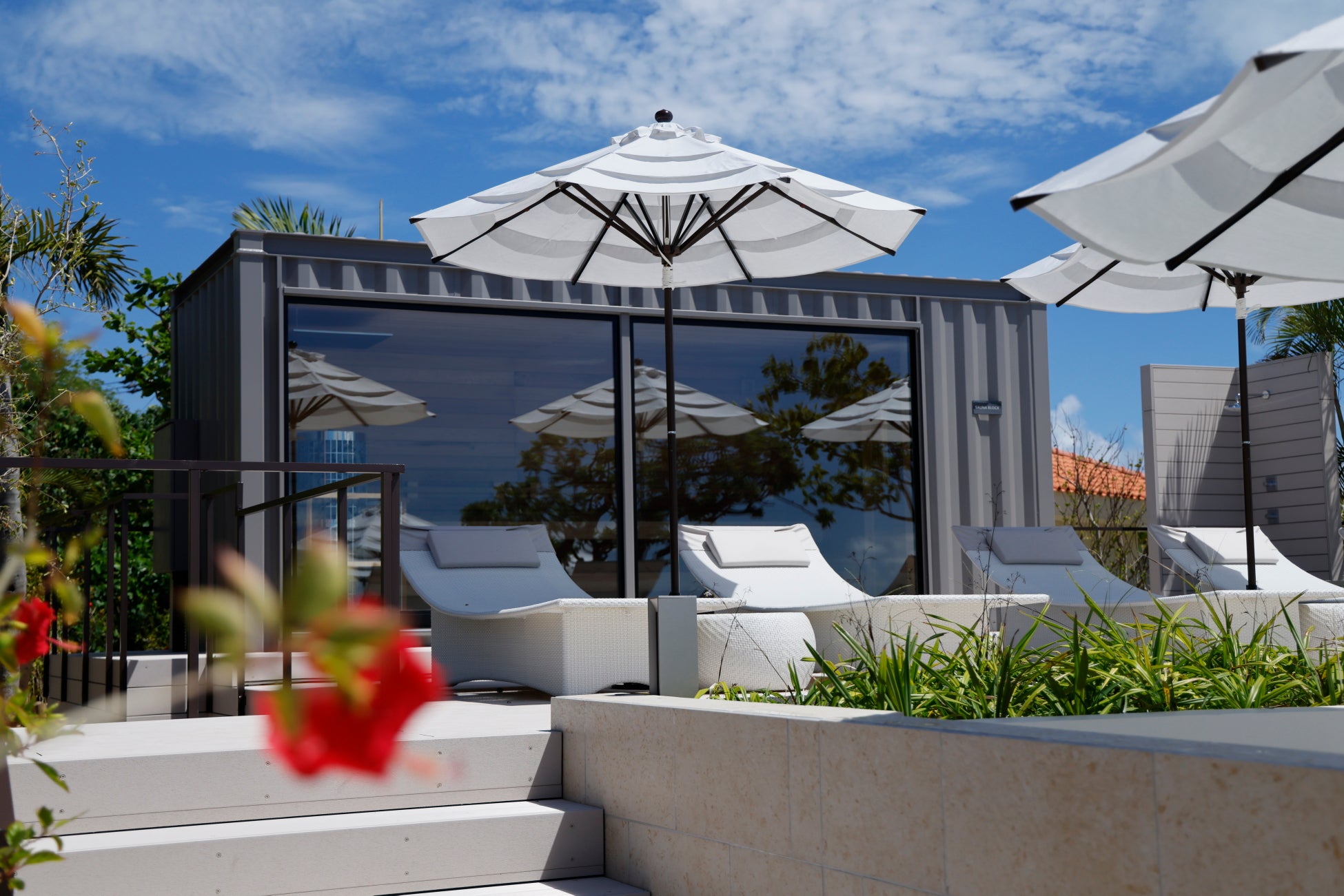 【家でもキャンプでも使える】1人用折り畳みソファ「ザシキソファハーフ」発売。