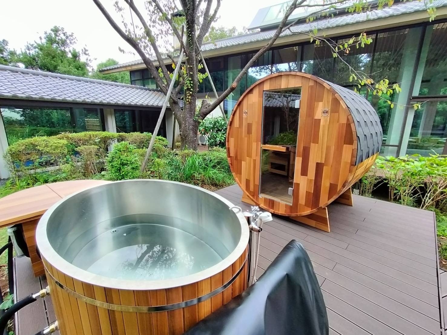 【冬の楽しみ 深紅のベリーに心躍るクリスマスアフタヌーンティー】ザ ロイヤルパークホテル アイコニック 東京汐留