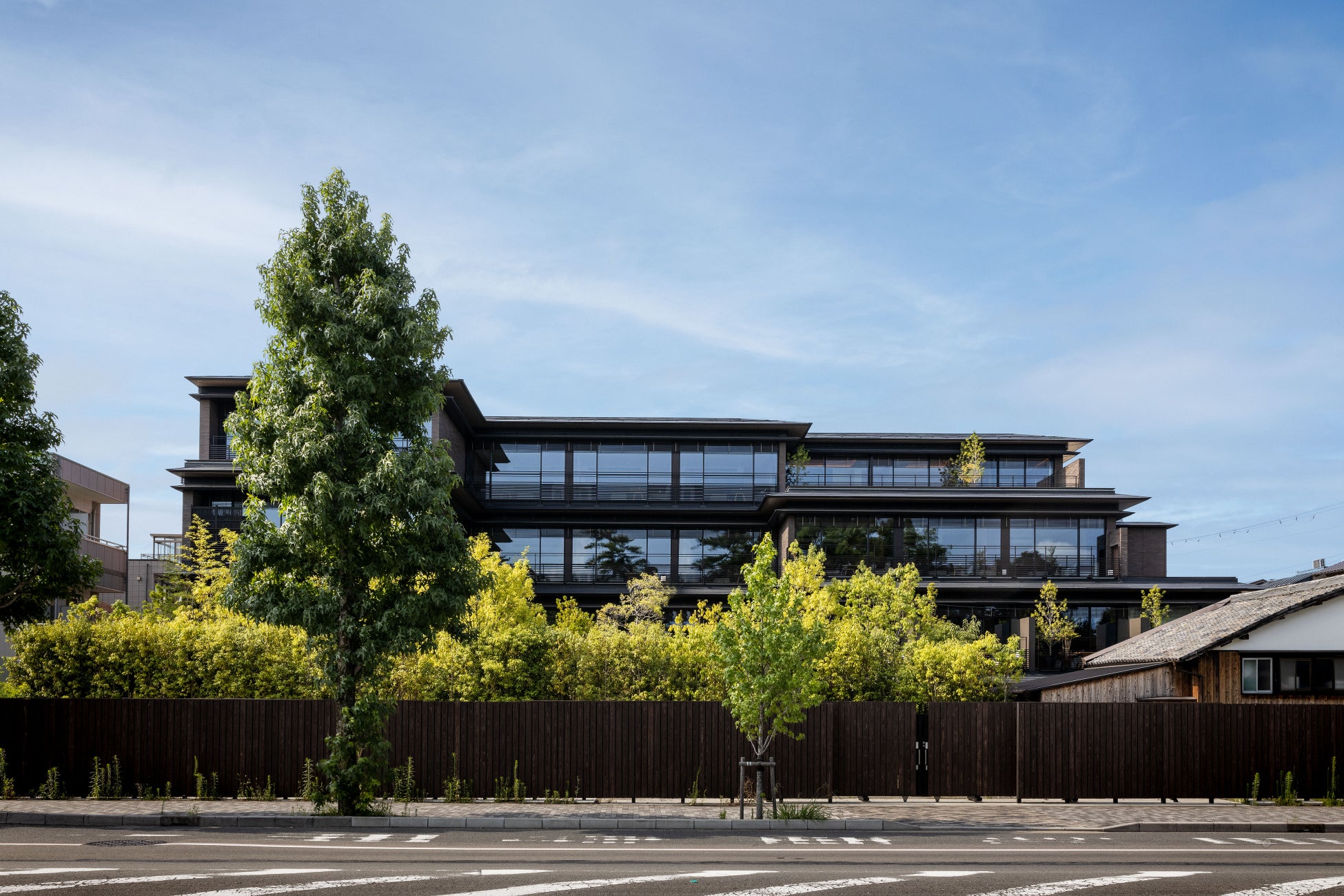 魚津市でEVトゥクトゥクのレンタルサービスを開始　小型モビリティで市内を巡る新たな体験型観光　予約開始は10/20から　普通免許で運転OK！4時間4,000円～気軽に利用可能