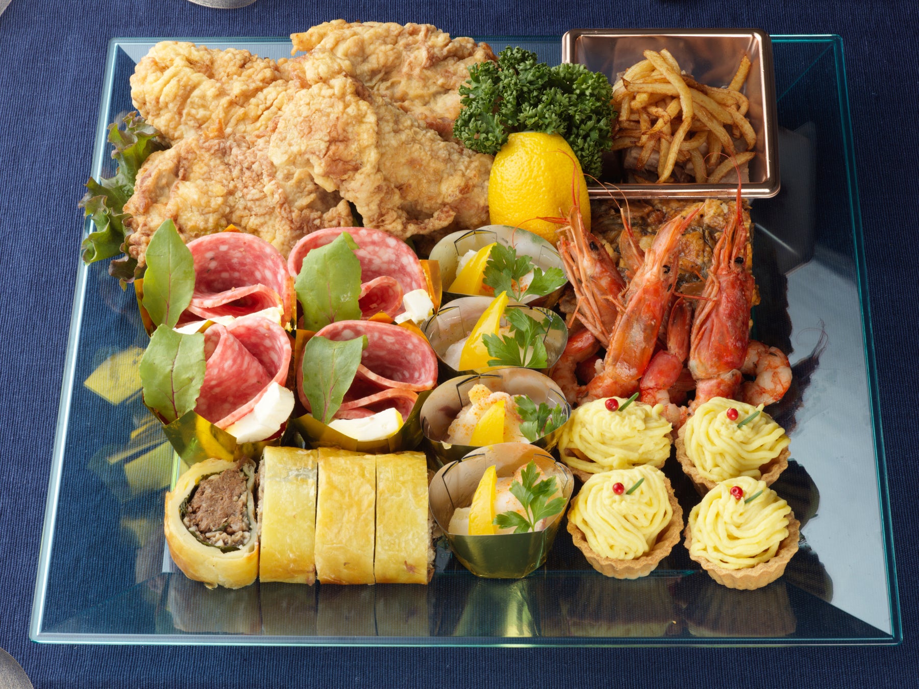 広島東洋カープ×広島もとまち水族館 コラボ企画第1弾 コラボTシャツ販売決定!