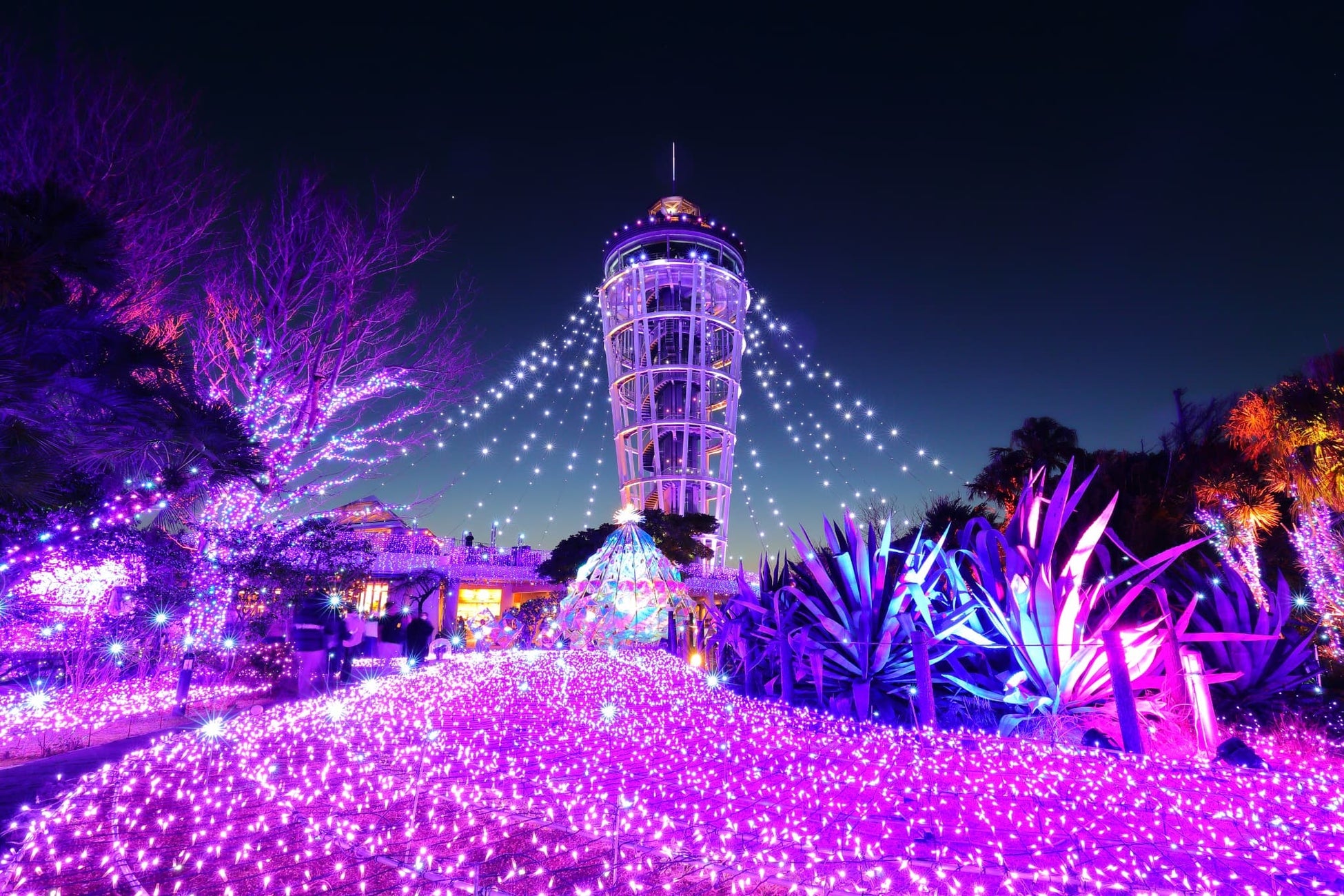 指1本で、100リットル超えの大容量へ瞬時にアクセス!!トラベリスト「ファースト」に、待望の100ℓ/125ℓが新登場! 〜 インバウンド・長期旅行ニーズに応える”超大容量”モデル 〜