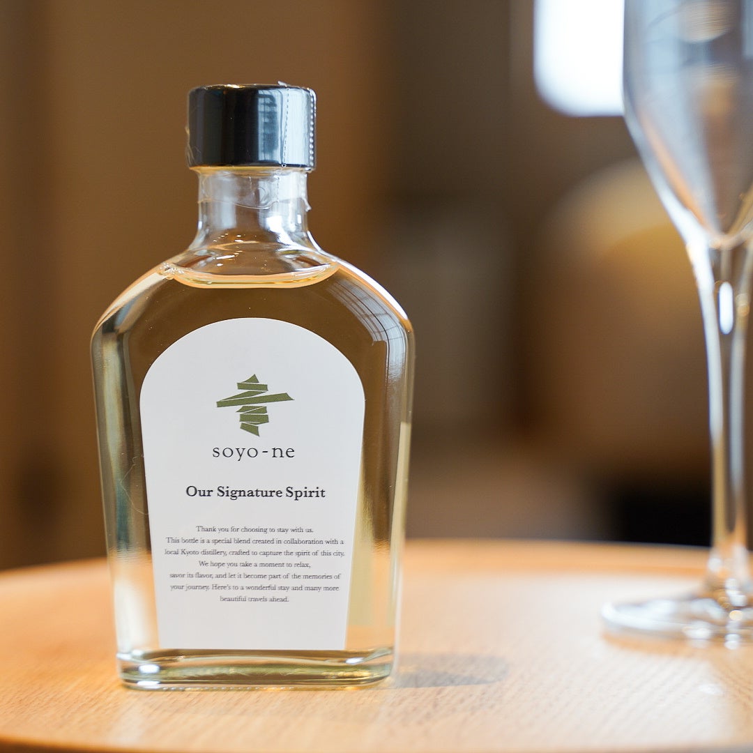 日本酒のブレンドでホテルの世界観を表現。宿泊者専用のオリジナル日本酒でおもてなし