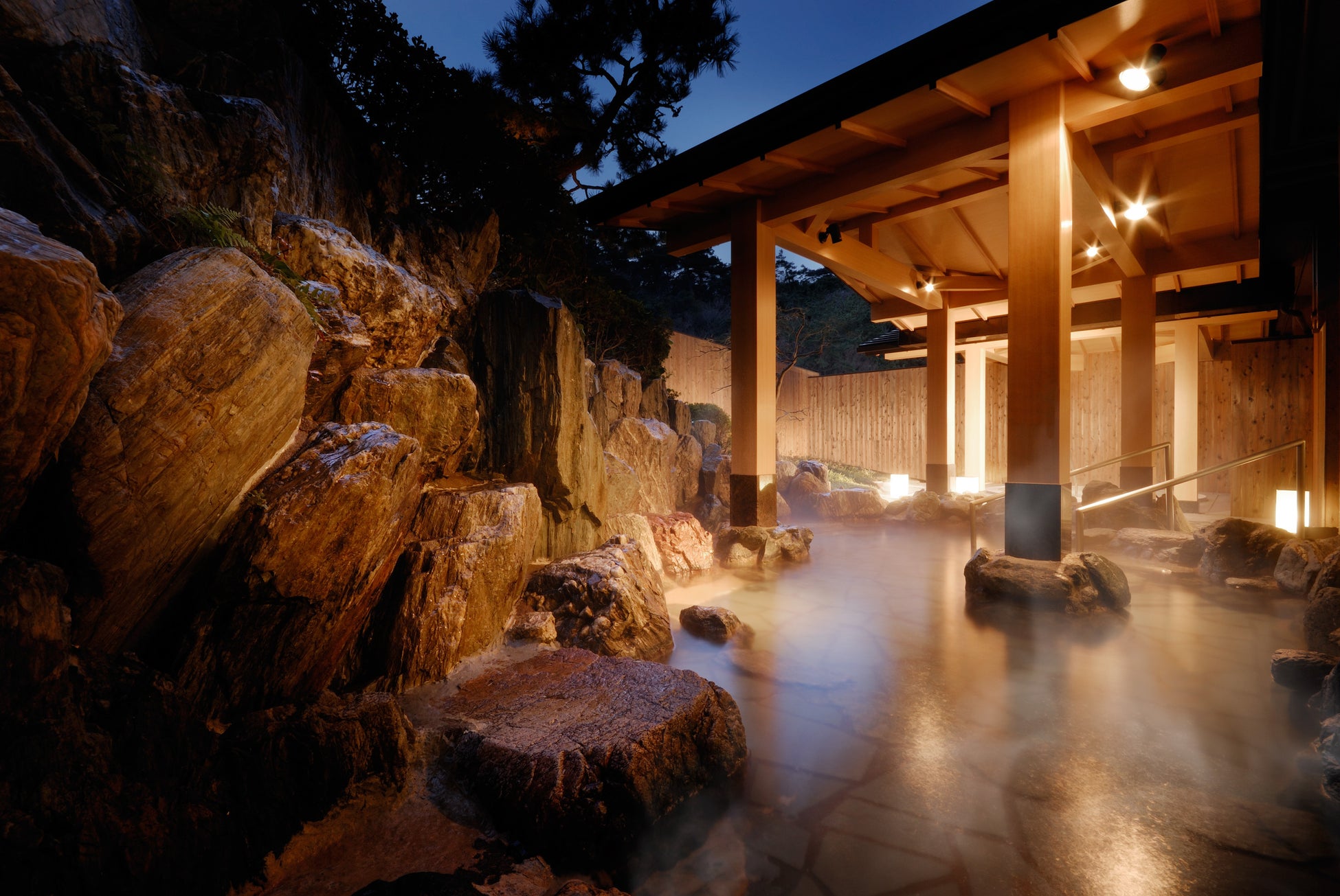 【スイスホテル南海大阪】 ホワイトに煌めくクリスマス「スノークリスマス アフタヌーンティー」2025年11月1日(土)~12月25日(木)開催