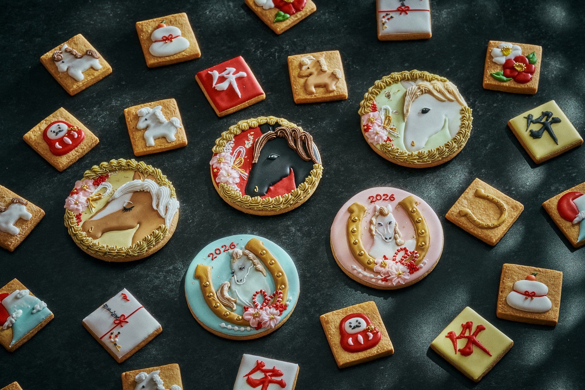 ハイアット セントリック 金沢 | 真冬に艶めくチョコレートと苺の甘美な饗宴「ショコラ アフタヌーンティー feat. ストロベリー」～クリスマスには3日間限定のトリュフづくしディナーも～