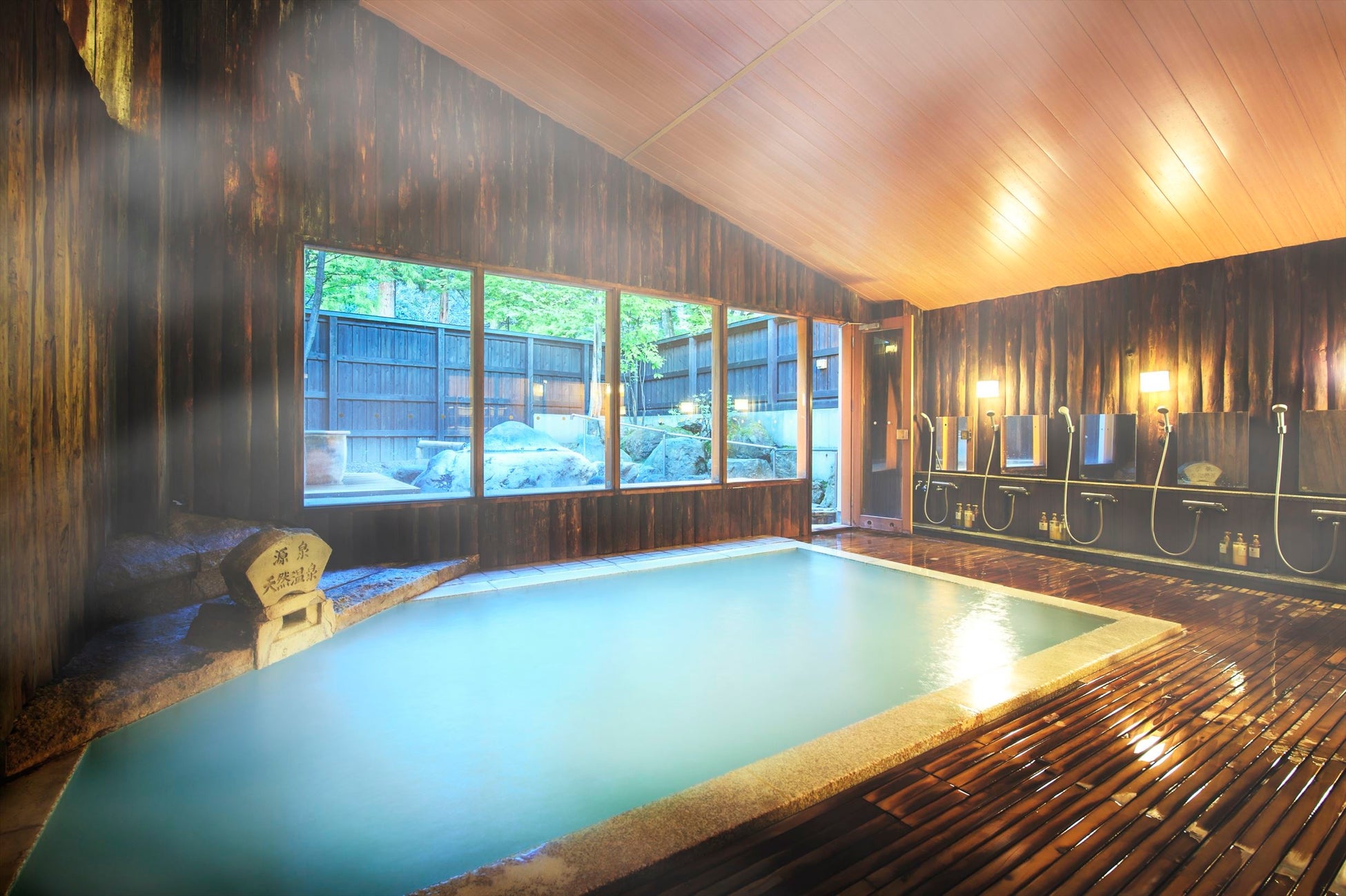 【フォーシーズンズホテル京都】チャリティーイベント「京都テリーフォックスラン2025」を開催。寄付金の贈呈式を実施。