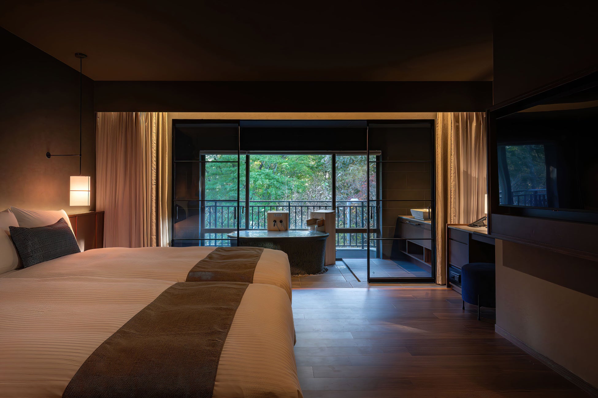 観光シーズンの交通空白を”バスとライドシェアの連携”で解決、和歌山県田辺市で公共ライドシェアサービスの実証運行を実施