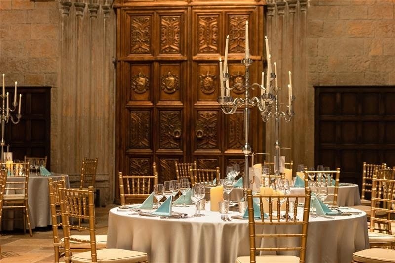 ワーナー ブラザース スタジオツアー東京 – メイキング・オブ・ハリー・ポッター 400本のキャンドルの光が煌めく大広間で、魔法のようなクリスマスディナーを 「ホグワーツディナー」 待望の開催決定