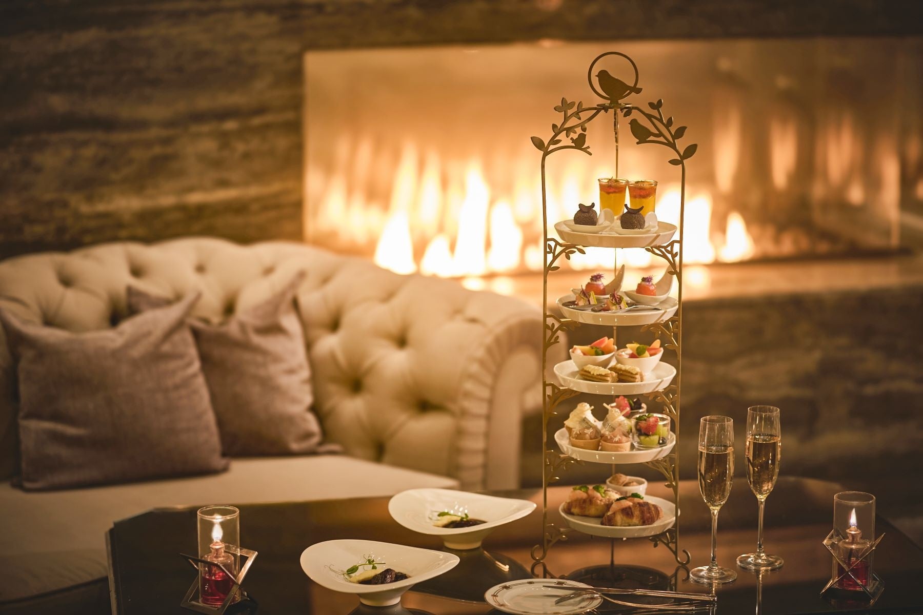 ワーナー ブラザース スタジオツアー東京 – メイキング・オブ・ハリー・ポッター 400本のキャンドルの光が煌めく大広間で、魔法のようなクリスマスディナーを 「ホグワーツディナー」 待望の開催決定