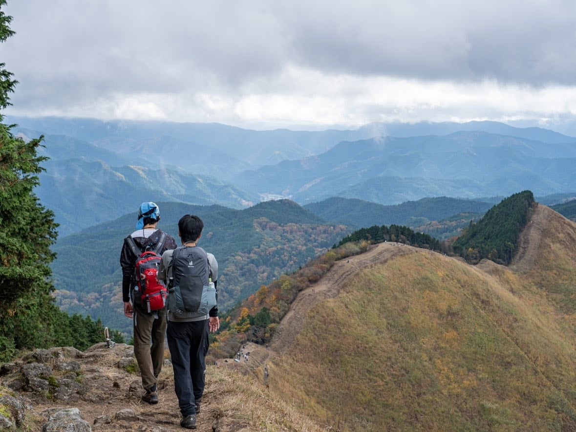 「おそろ」の服や小物をみんなで身に着けるとお得に遊べる！ 誰でも1人あたり1,500円になる「おそろ割」 全国のVS PARKで11月6日(木)より実施！