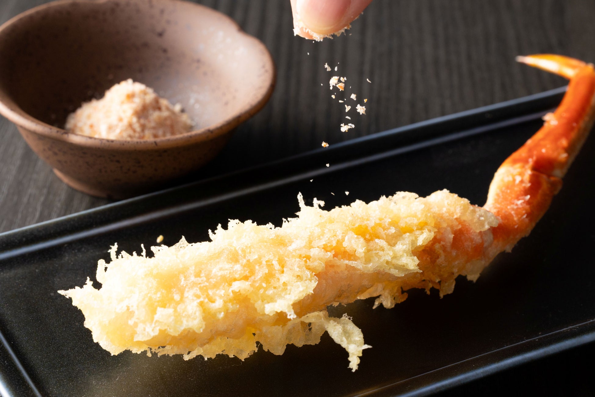 【豊橋総合動植物公園】愛くるしいチンパンジーの赤ちゃんに会える！一般公開スタート＆名前投票も