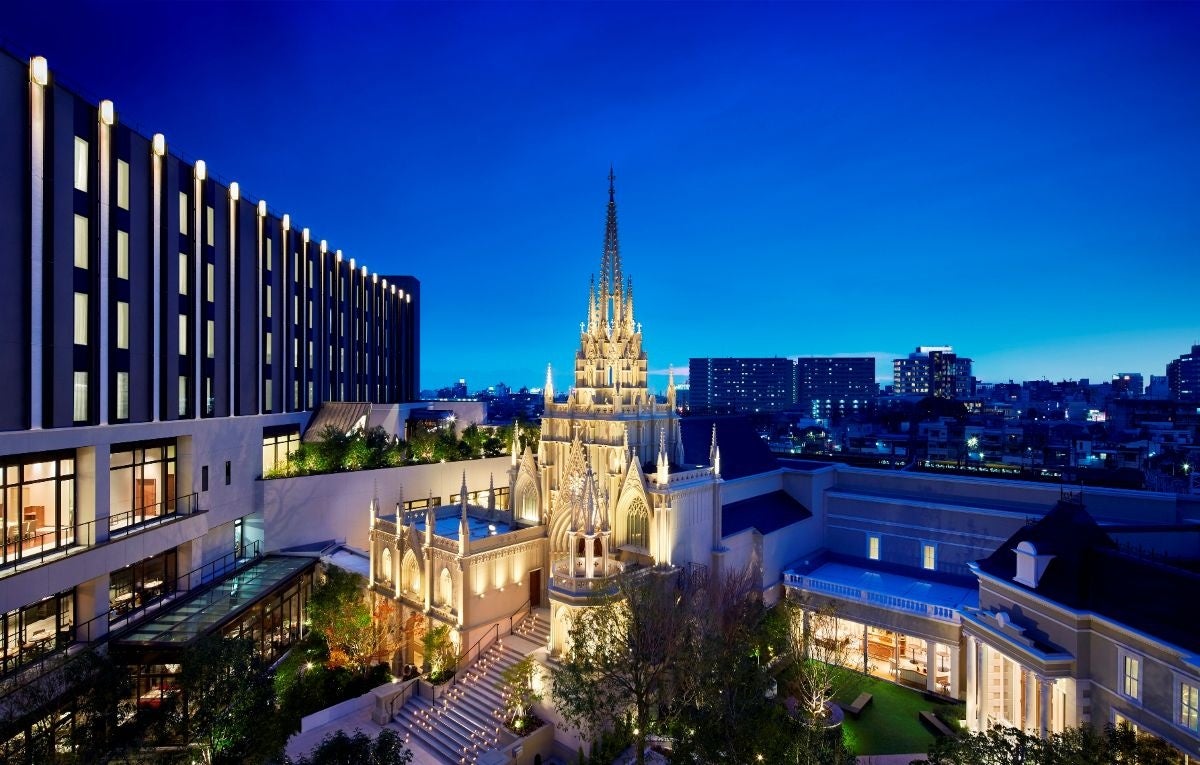 人気のストリングスパフェが装い新たに登場 冬のきらめきを閉じ込めた「スパークリングアップルパフェ」 食べられるバブルでフェスティブ気分が高まる、華やかなワクワクスイーツを11月1日より提供開始