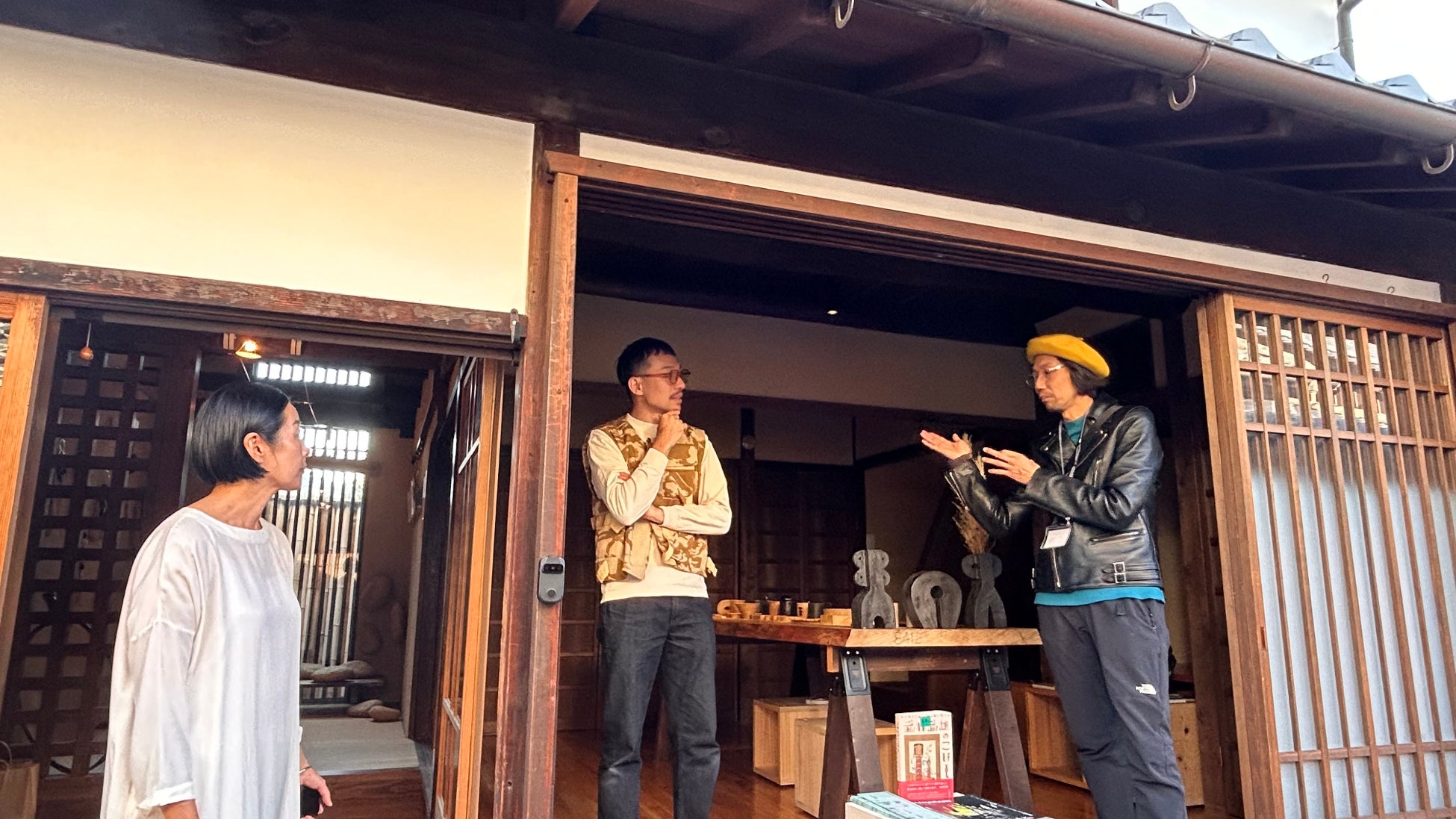 今井町の町家「NIJIRI」でのアート展示、来場者400名超