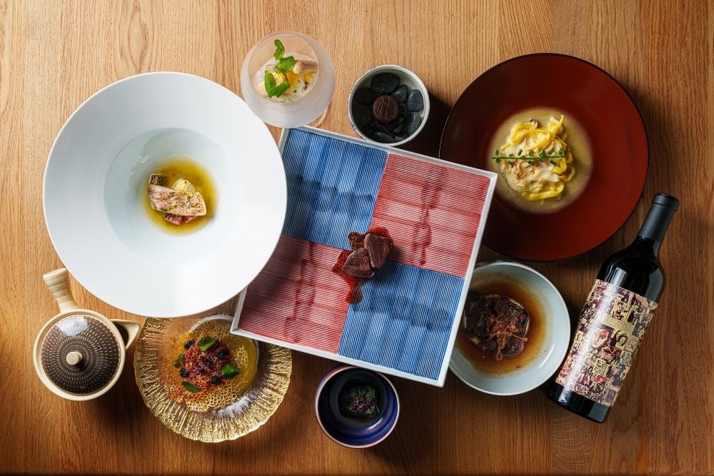 【沖縄】「たくさんの人に見てほしい！」小学生が描いた地元愛あふれるポスター おきなわワールドにて展示