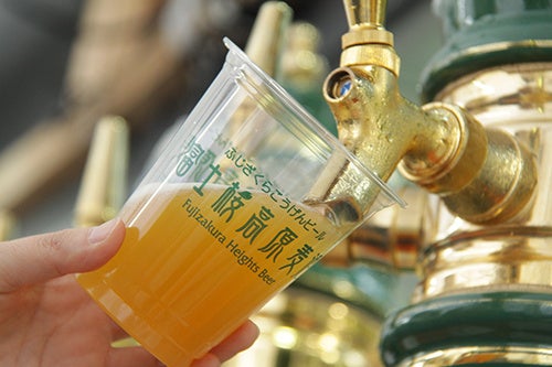 【ウェスティンホテル東京】高さ5ｍのクリスマスデコレーションをはじめ全館でホリデーシーズンのお祝い Westin Christmas 2025 where timeless stories begin