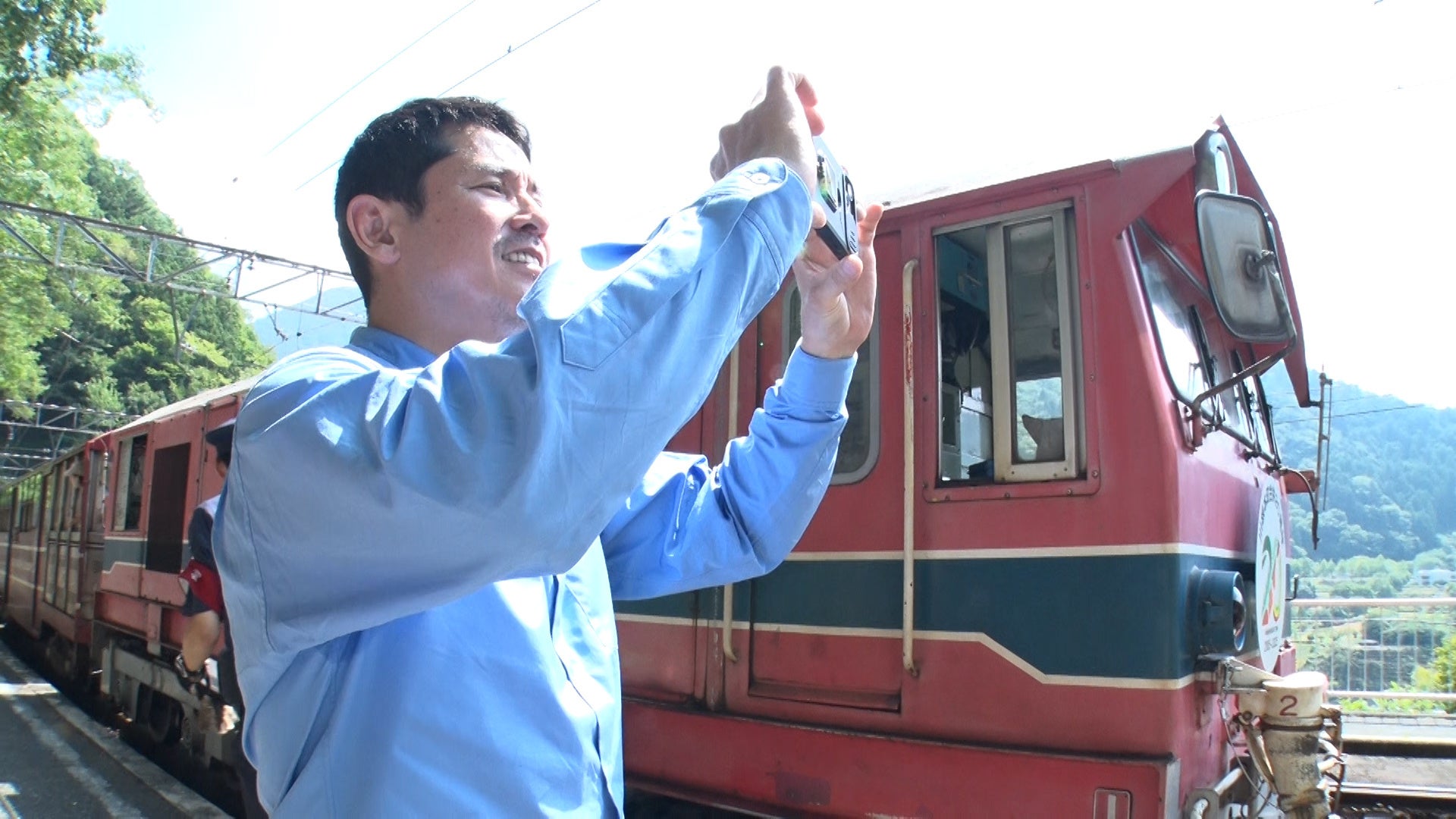 神戸クリスマスマーケット「古城のクリスマス」のシンボル「クリスマスタワー」が高さ7メートルに拡大！11/8（土）に点灯セレモニーを開催。「森のクリスマスツリー」の点灯セレモニーも同日開催。