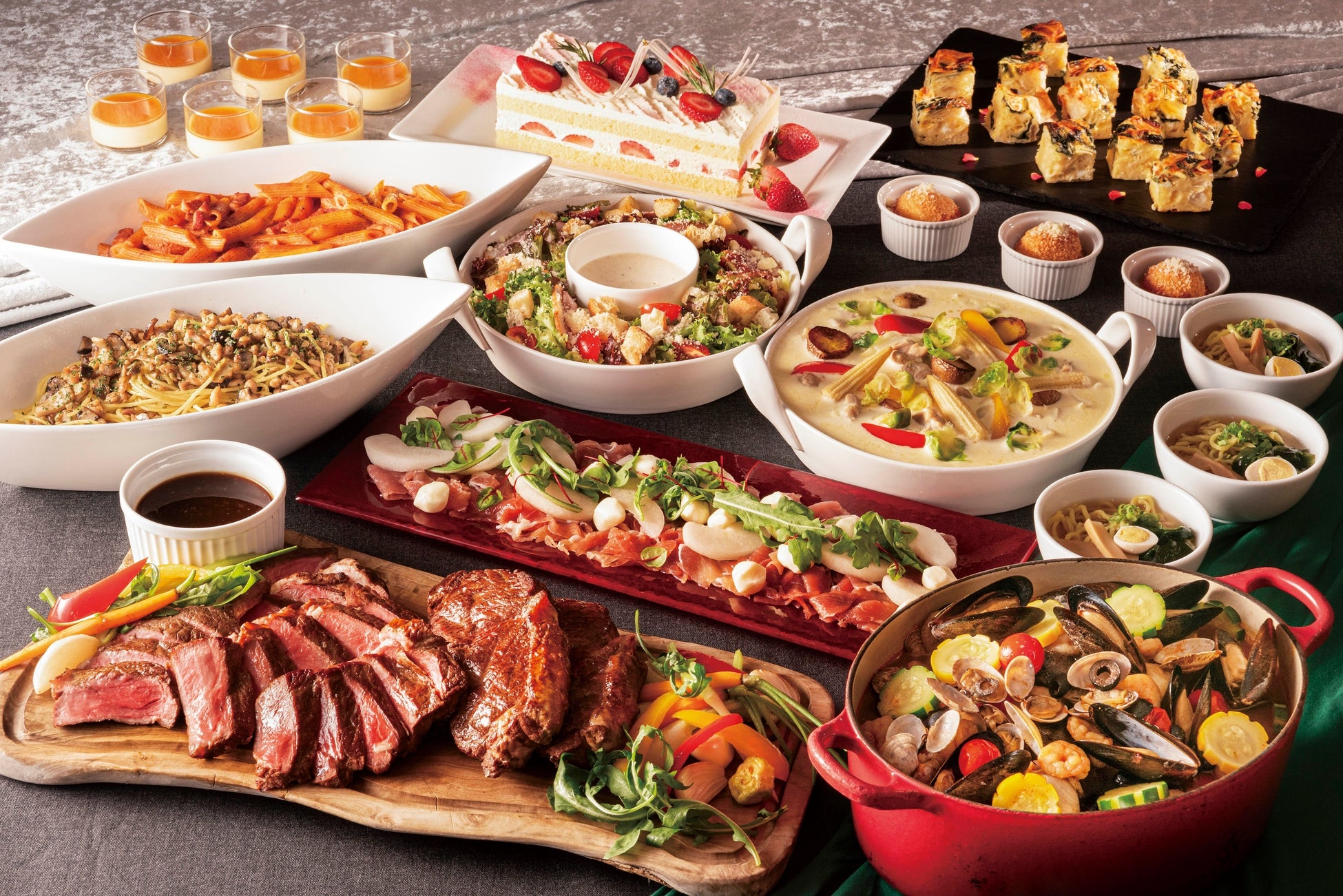 【二子玉川エクセルホテル東急】LOVOTと過ごす和やかでぬくもりに包まれたティータイムをお届け。一日一組限定「癒し×アフタヌーンティー“Relaxing Moment with LOVOT”」を販売