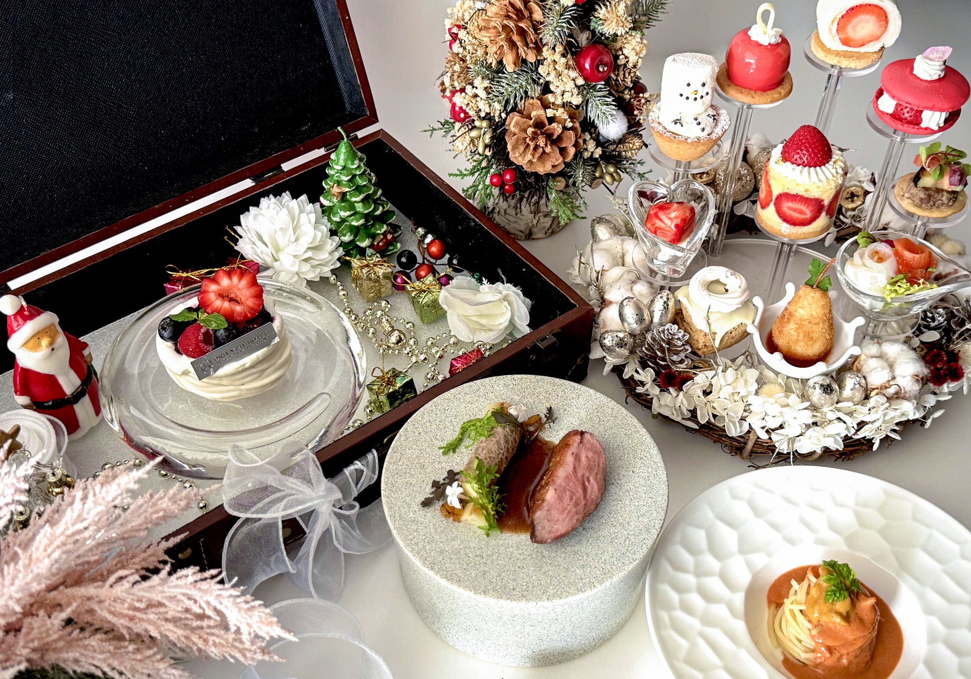 【ホテルニューグランド】横浜港を臨むパノラマビューの景色とともに冬の恵みを堪能する「季節を味わう冬ランチ」（パノラミックレストラン ル・ノルマンディ）