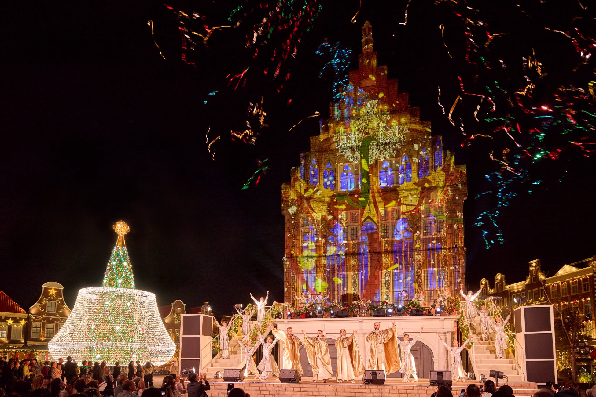 日本初(※1)『グランド・シャンデリアツリー』が初点灯！　憧れの『European Holy Christmas』が11月7日(金)より開幕　大切な人と、圧巻の輝きに包まれる特別なひと時を。