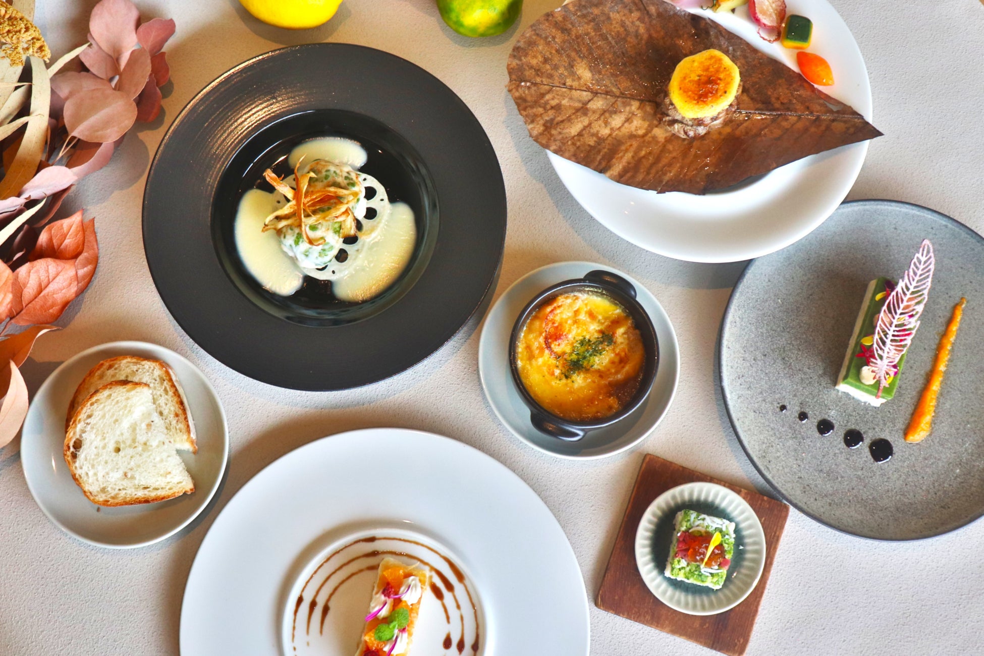 ユニバーサル・スタジオ・ジャパンのオフィシャルホテル「ホテル ユニバーサル ポート」「ホテル ユニバーサル ポート ヴィータ」にてパークの人気者、ミニオンたちがクリスマスの装い