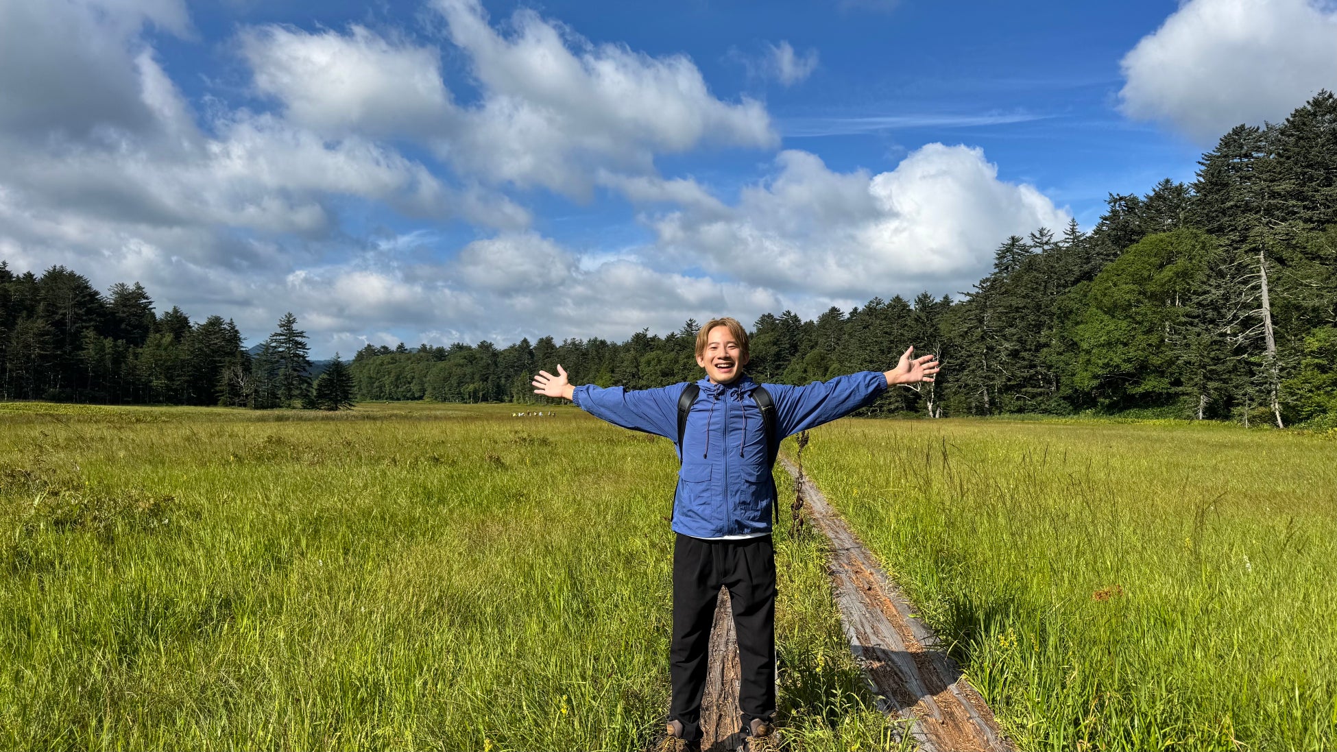 園児服に「再帰性反射可変QRコード」装着して、南海トラフ大地震や迷子時にレーザー捜索可能！