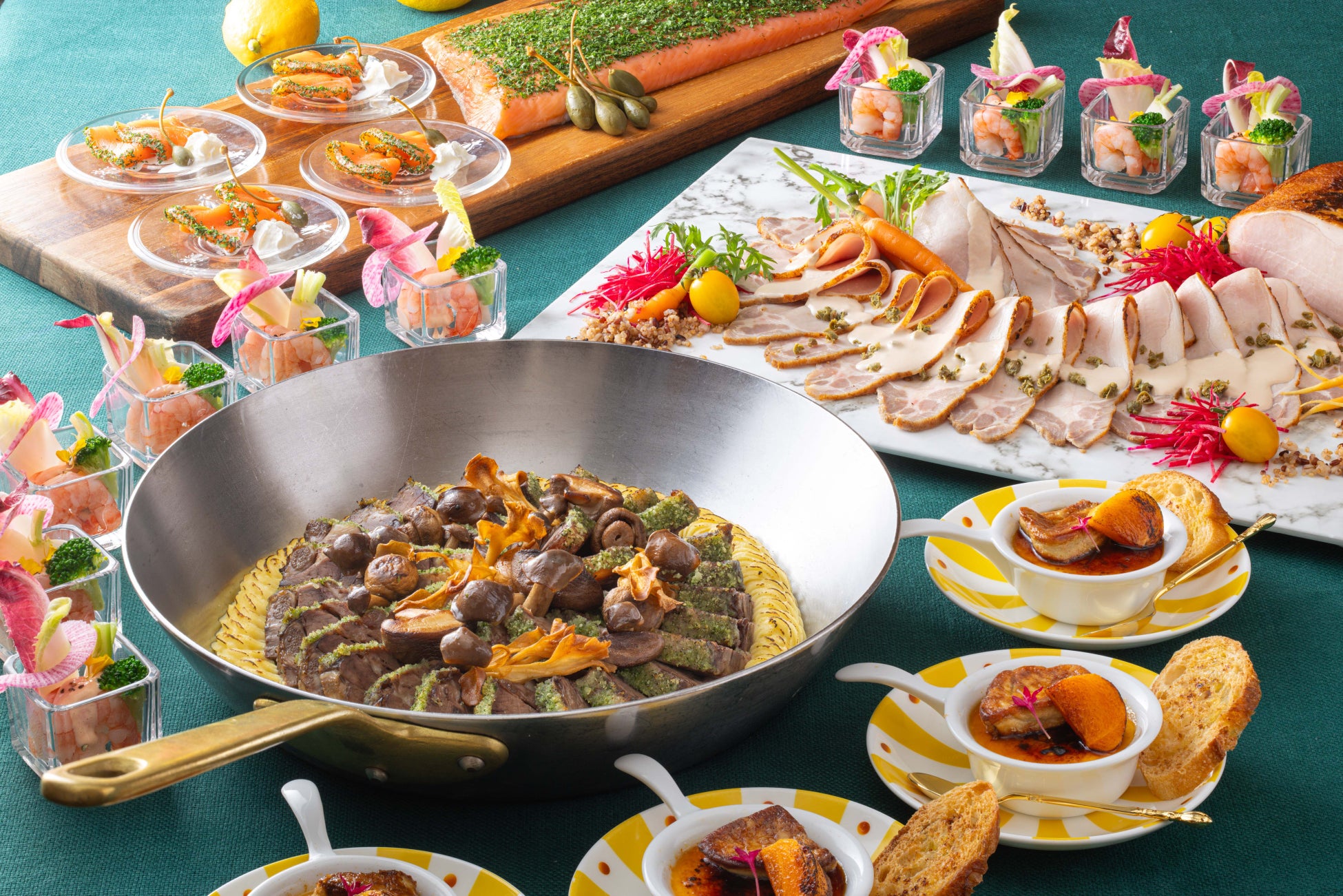 横浜ベイホテル東急、2025年クリスマスブッフェを開催