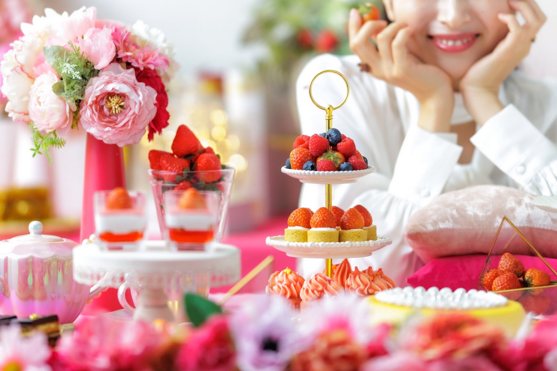 富士マリオットホテル山中湖　冬の富士山を味わう、甘酸っぱく華やかなバーガー「リンゴンベリーの雪富士バーガー」発売