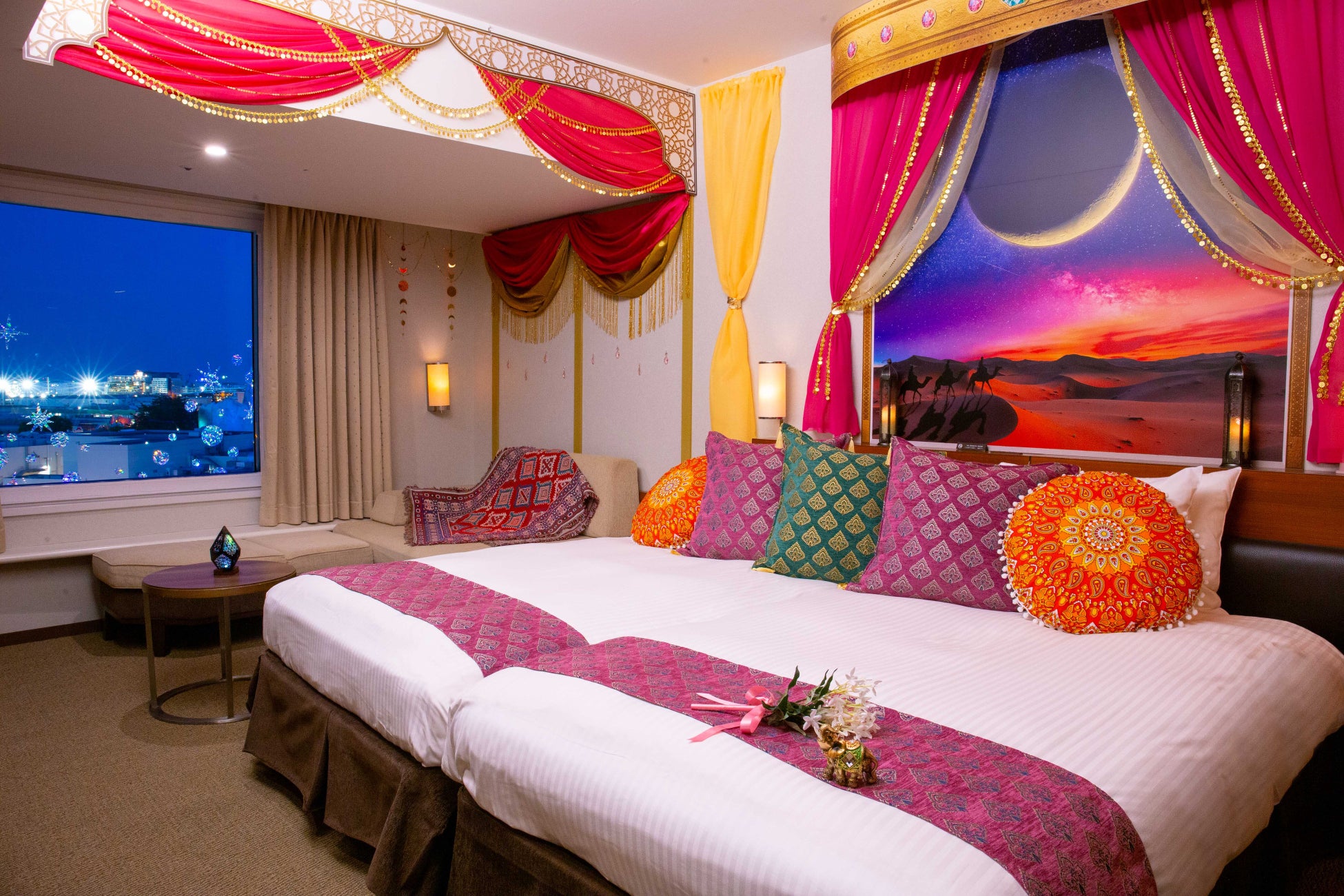 【舞浜ビューホテル by HULIC】アラビアンな雰囲気漂う宮殿の一室をイメージしたコンセプトルーム「アラビアンミラージュルーム」、好評につき販売期間を延長！