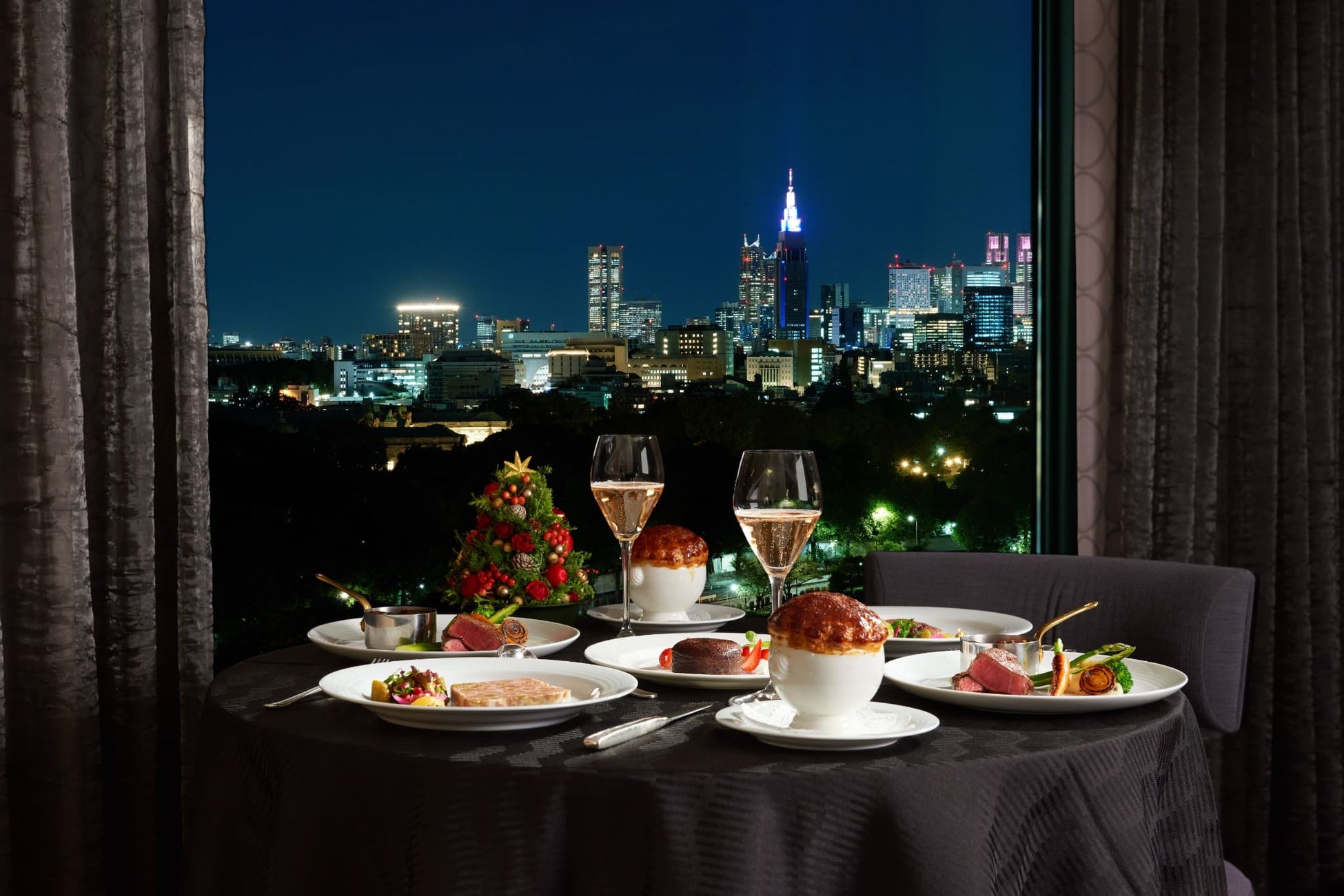 北海道美瑛町の駅チカホテル”ラヴニール”が、新たに「宿泊なしでもご利用可能な荷物預かりサービス」を開始