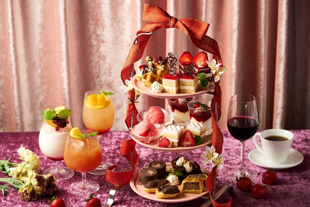 東京湾を一望する地上165mのレストランで楽しむ冬彩る「いちご×ショコラ」アフタヌーンティー