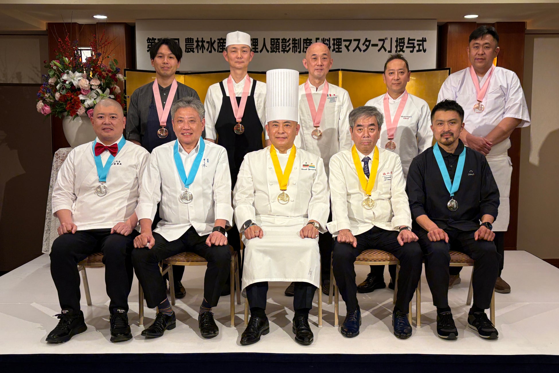 発売後即完売を続ける大人気ボードゲーム『これから私たちは、』の冬季限定バージョン『この冬 私たちは、』が12/1から発売開始