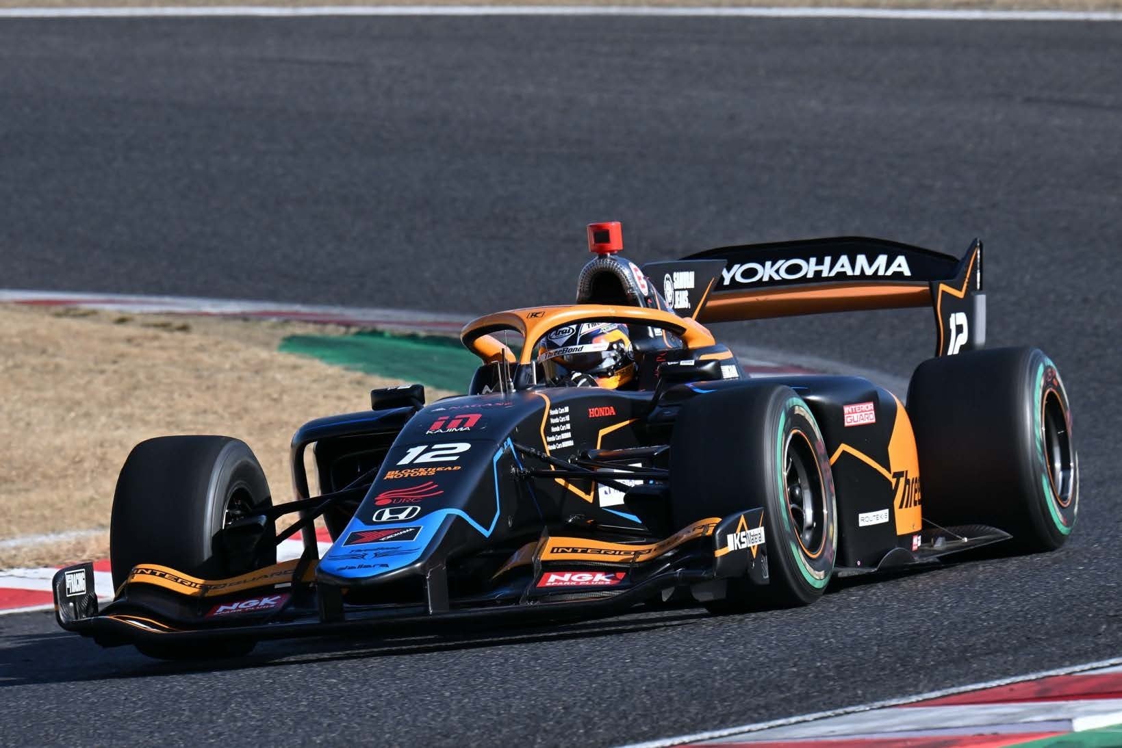 『モータースポーツを街の誇りに！』鈴⿅市×SUPER FORMULA 地域連携プログラム地元⼩学⽣がピットでレーシングチームと交流