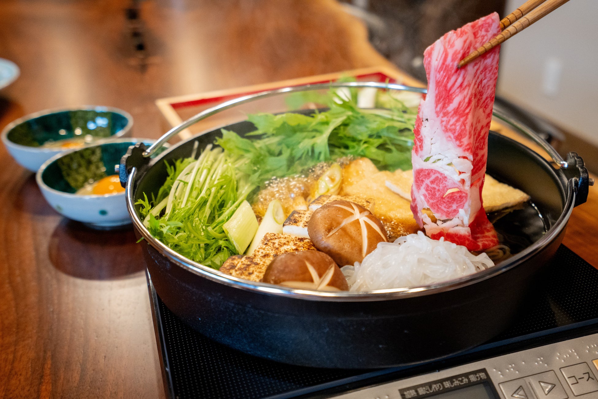 旅行アプリ『NEWT（ニュート）』、パリ¥108,800〜, ハワイ¥89,800〜となるBLACK FRIDAYセールを11/27より開始