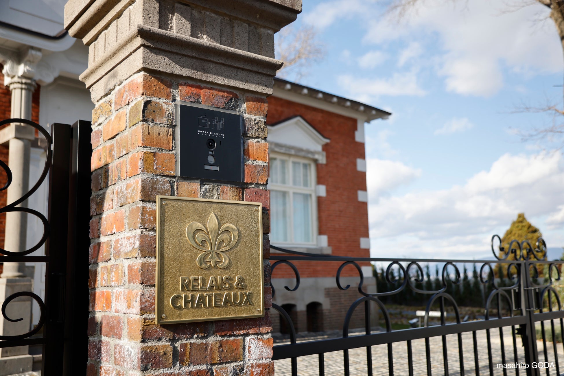 ふわふわ度が過去最大！「虹色サメぬいぐるみ」がエブリデイオリジナル景品に新登場