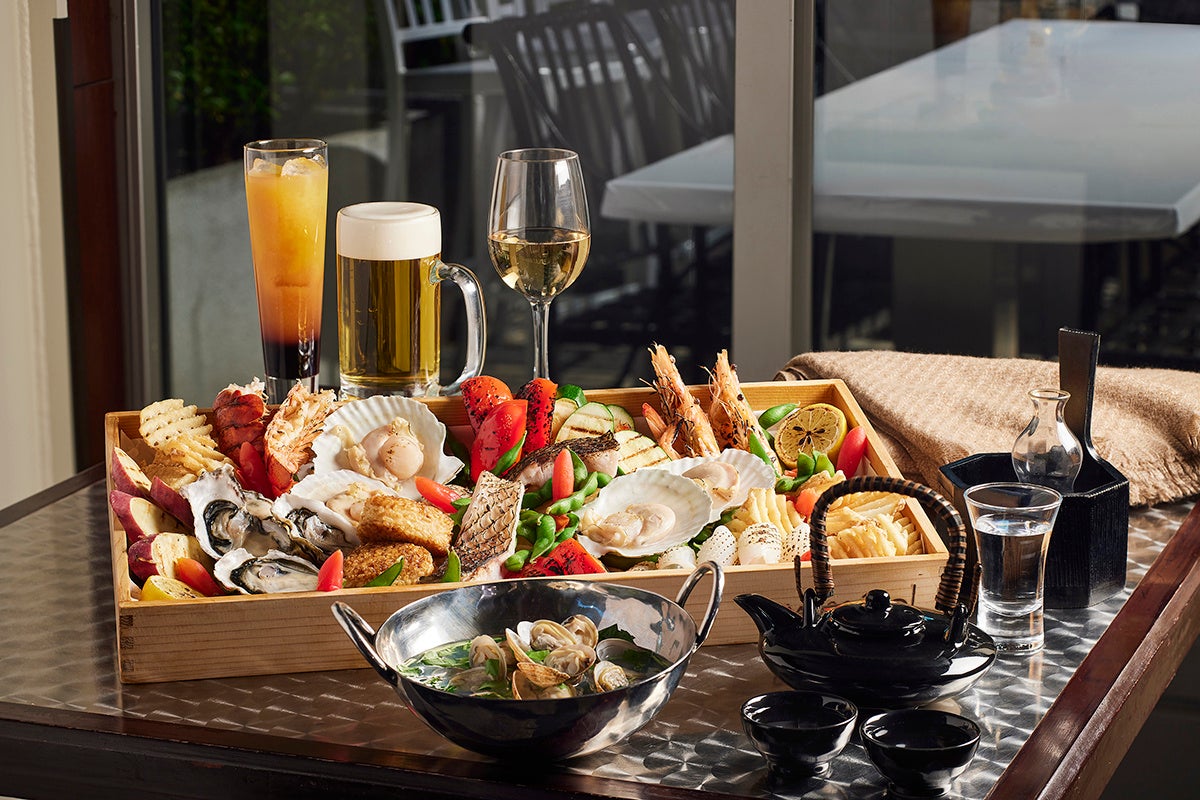 国際線プレミアムエコノミー・エコノミークラスオリジナルワインをリニューアル