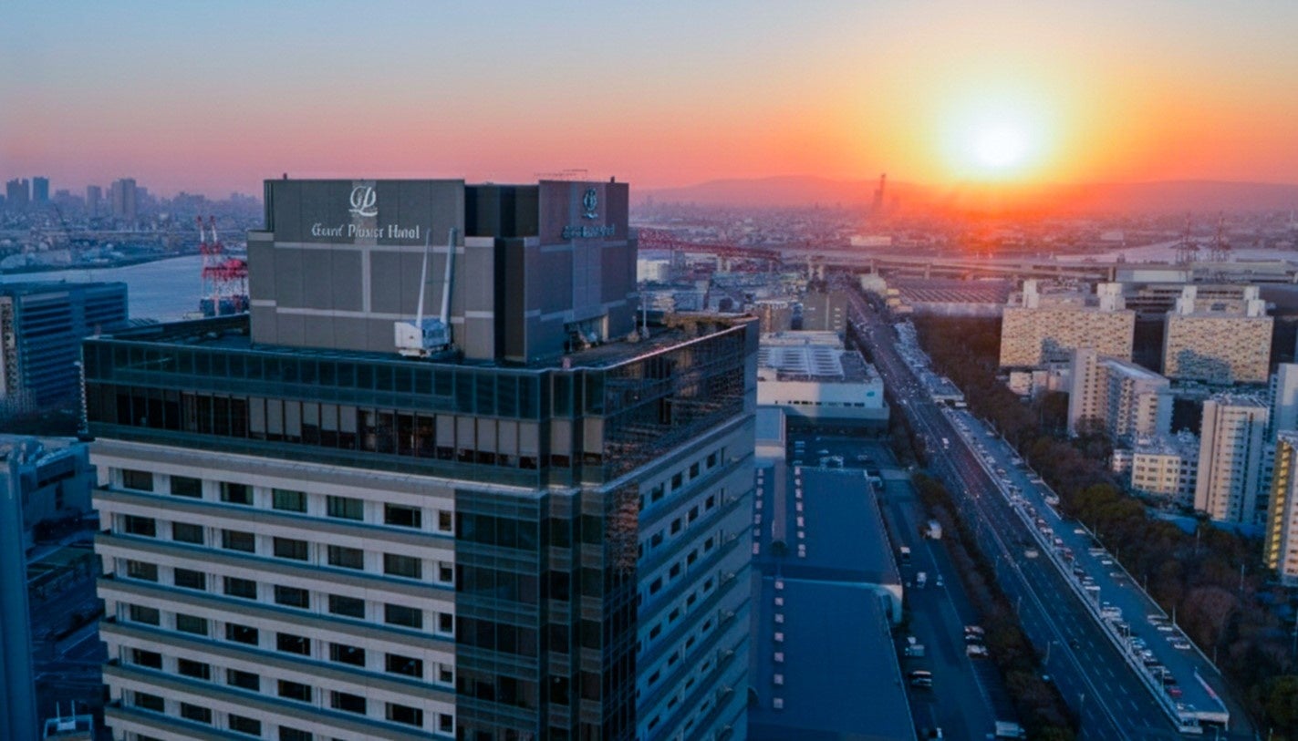 地上112mから望む初日の出とともに2026年を迎える「新春お正月イベント」開催。屋上ヘリポートサンライズツアーや獅子舞、祝いのおせちを楽しむホテルのお正月