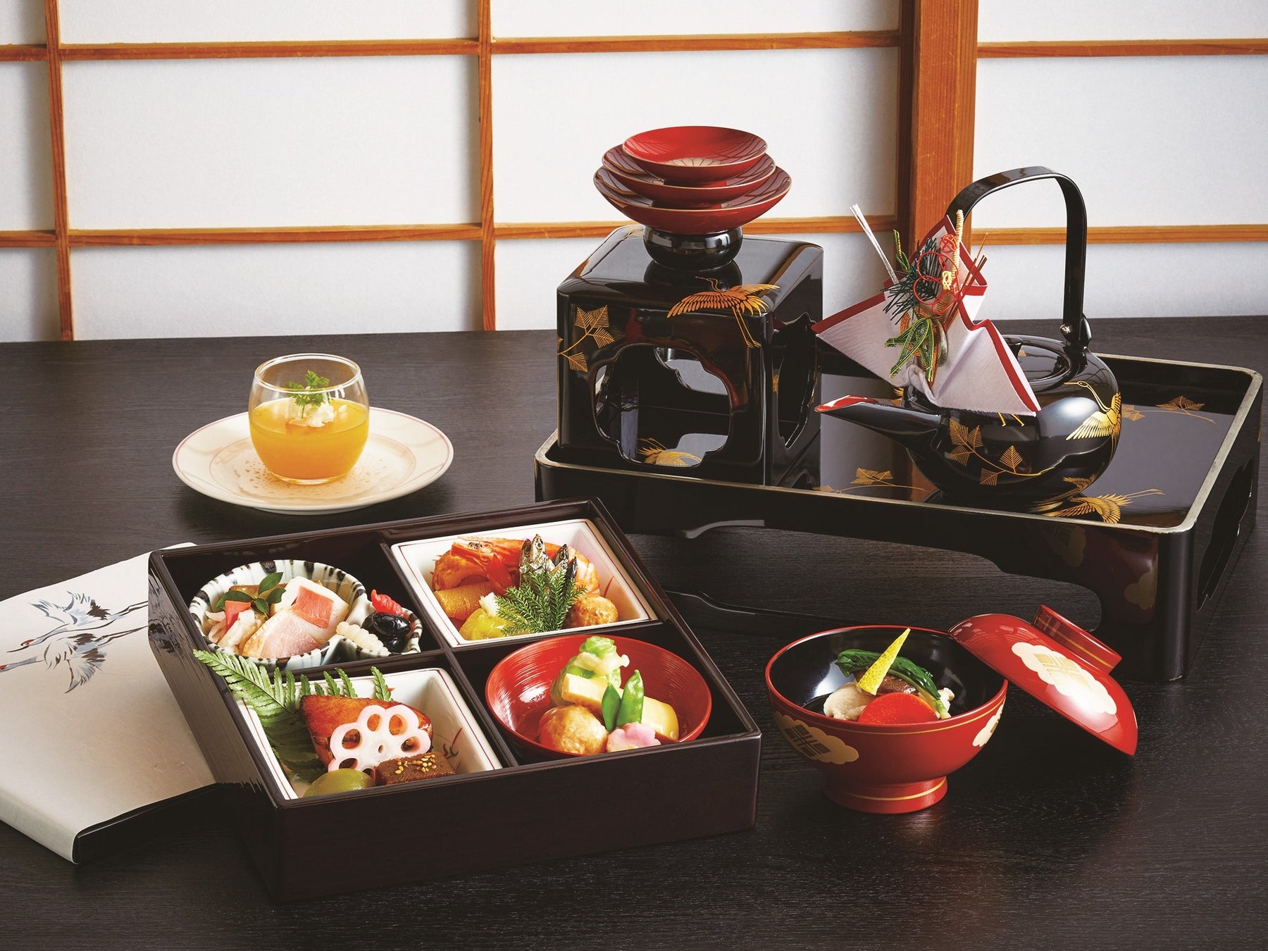 11月はオレンジリボン・児童虐待防止推進キャンペーン！平和観音がオレンジ色にライトアップ