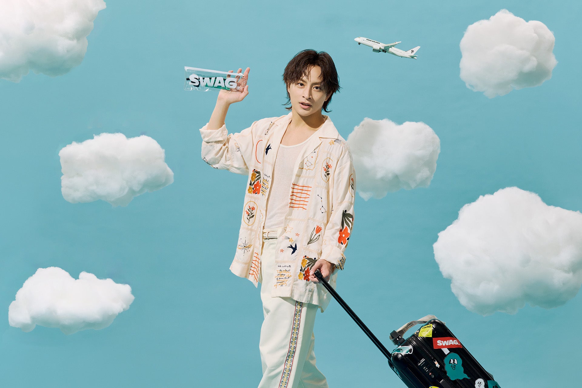 【BURBERRY】チーフ・クリエイティブ・オフィサー ダニエル・リーがデザインする「クラリッジズ クリスマスツリー 2025」を公開