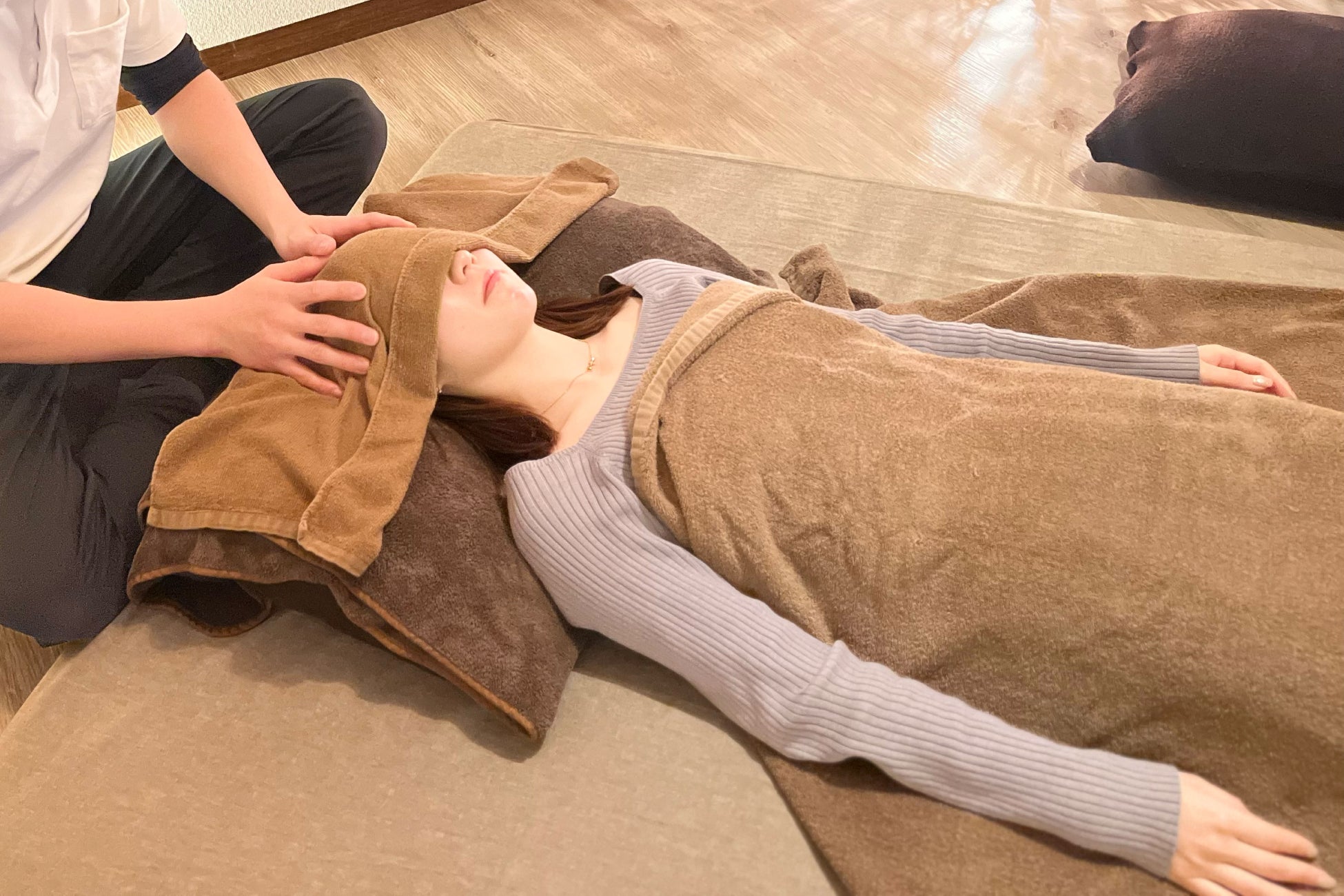 【沖縄県名護市】インコが運勢を占う「鳥みくじ」に、「クリスマストレイン」も運行！ネオパークオキナワが開業33周年記念「サンクスアニバーサリー」を12月1日より開催